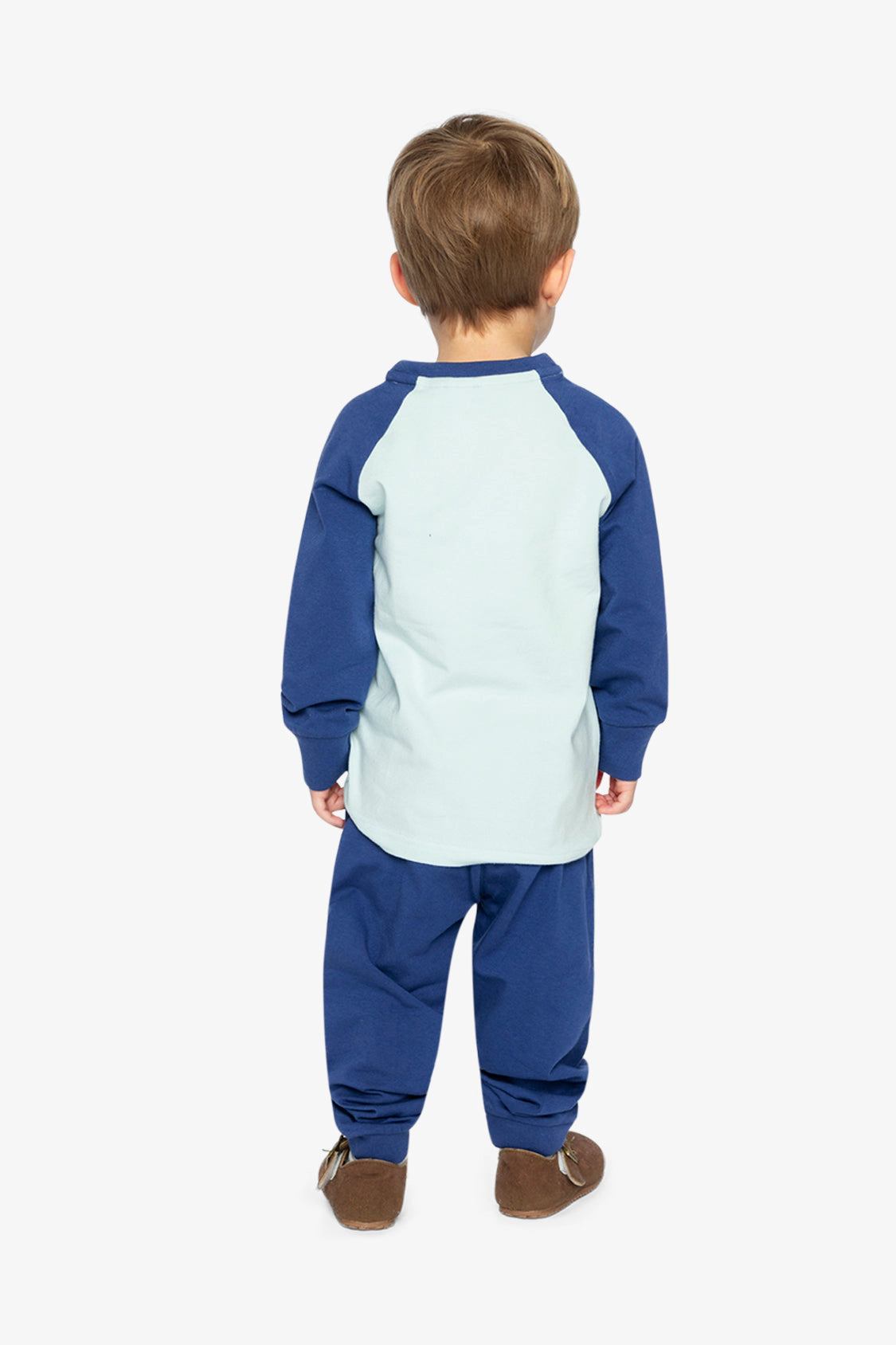 Deux par Boys Organic Cotton Raglan T-Shirt and Fleece Pants Set with Ski Animal Graphic