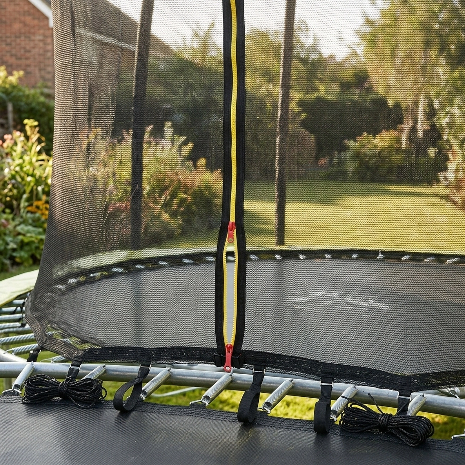 16-ft Trampoline Net Weather-Resistant Replacement Enclosure Breathable Mesh Double-Head Zipper Safety Buckles Black