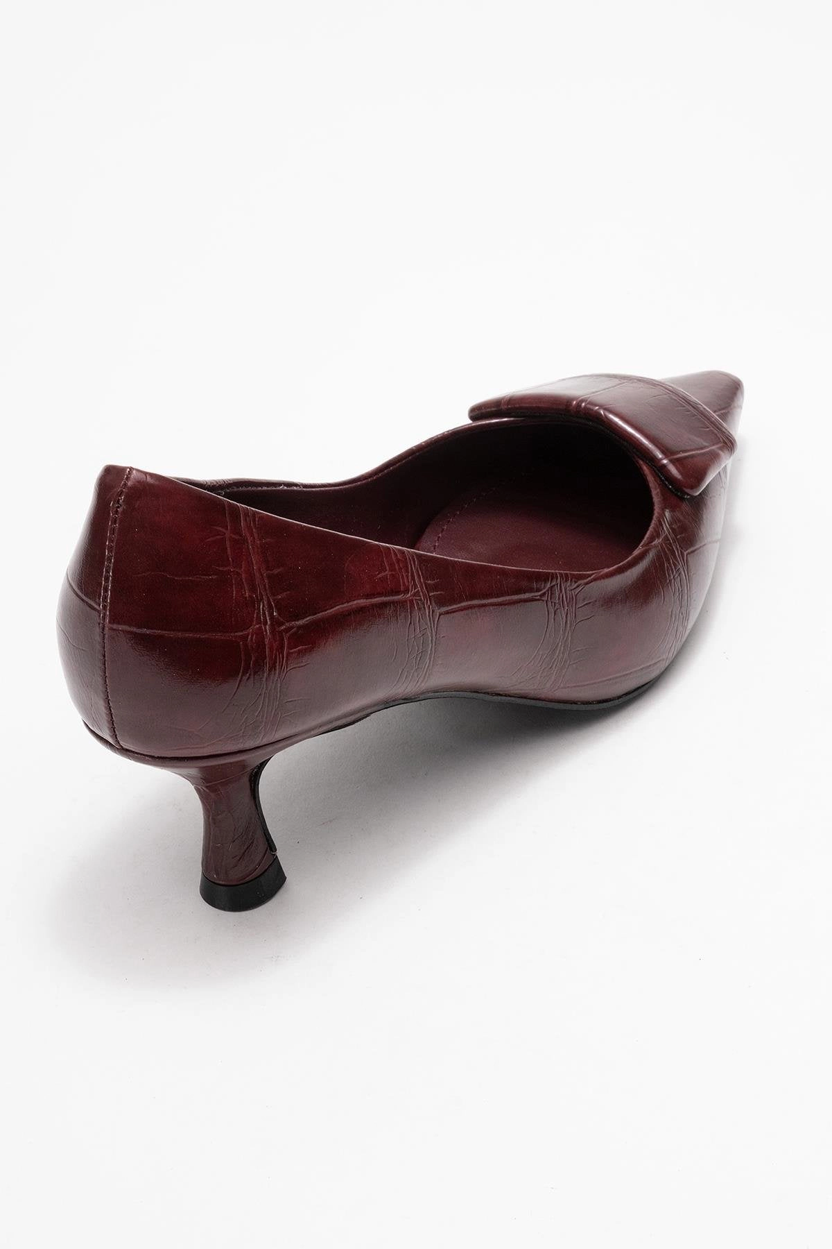 Prologue Shoes Womens Marcia Buckle Pointed Toe Pump