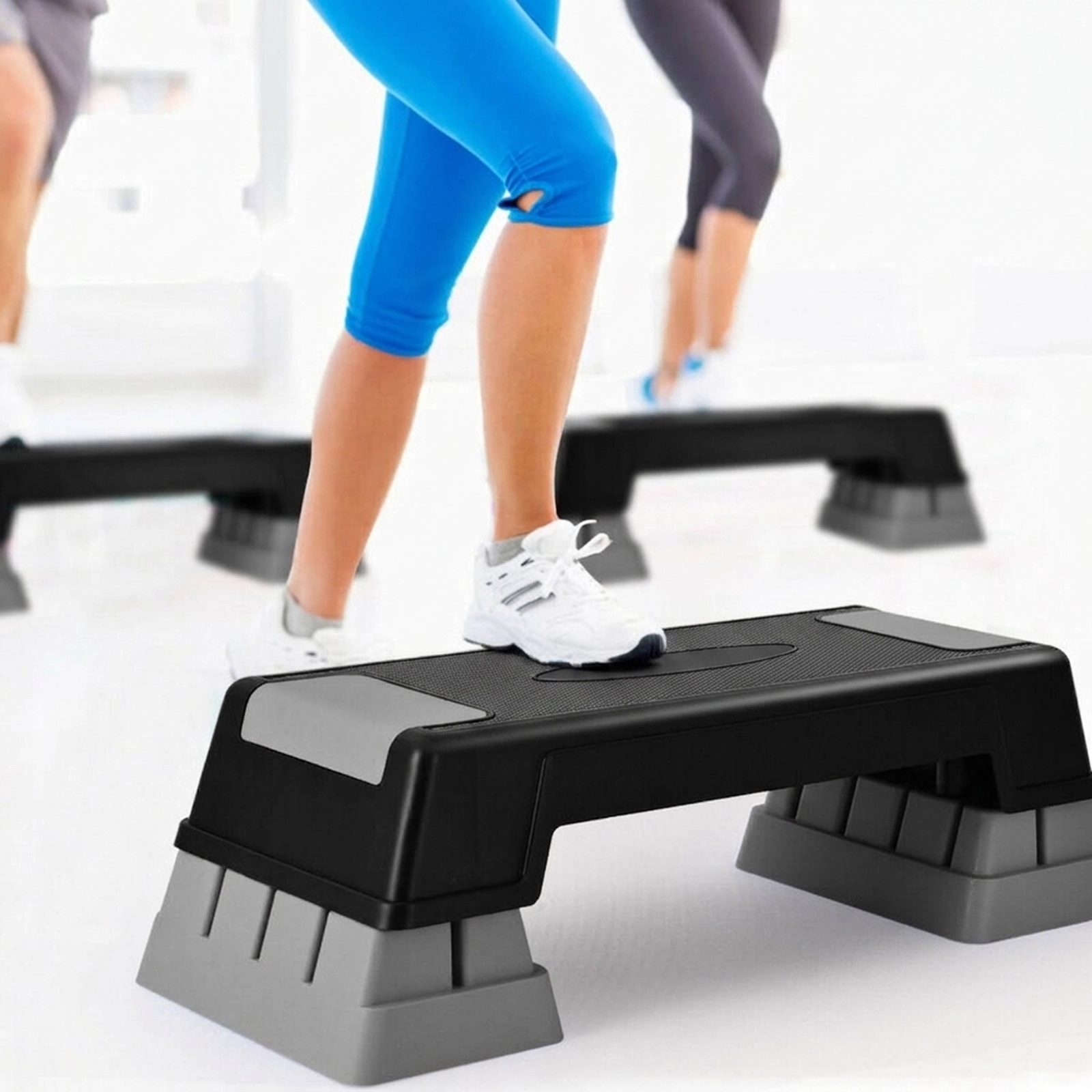 SUGIFT 5-in 7-in and 9-in Adjustable 330-lb Capacity Aerobic Exercise Step Platform with Risers