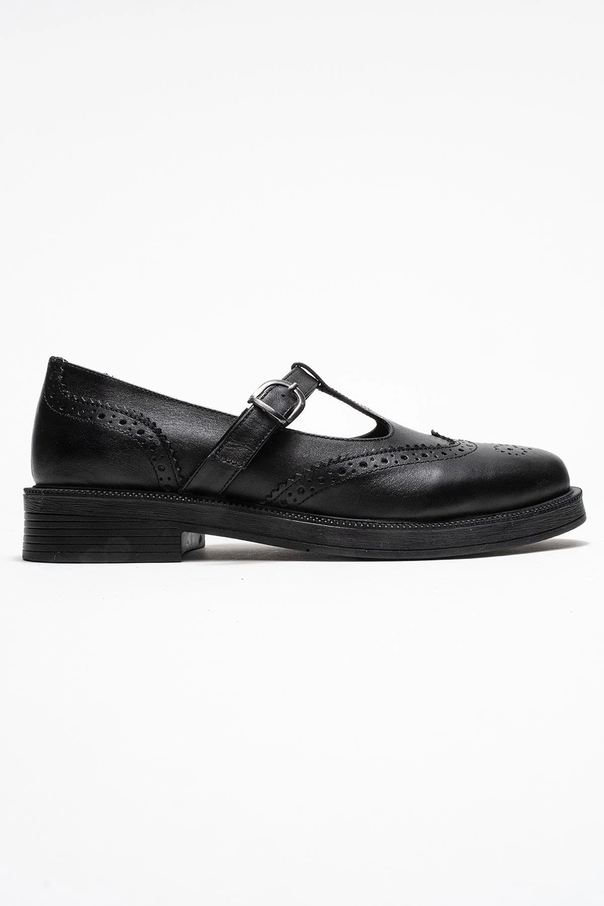 Forever & Always Womens Janney Leather Strap Loafers