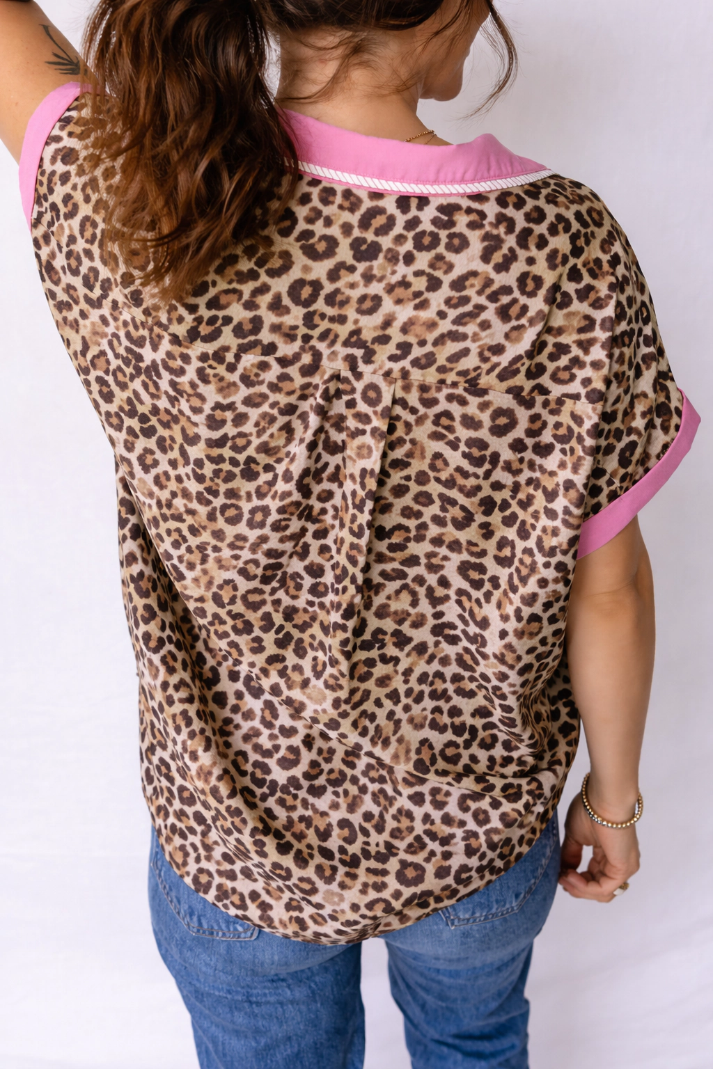 Threaded Pear Women's Lakelynn animal Short Sleeve Shirt
