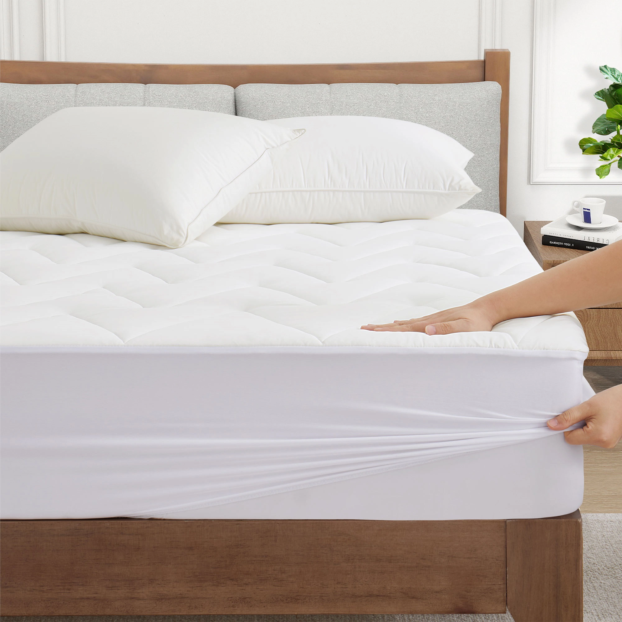 Unikome Waterproof Cooling Down Alternative Mattress Pad