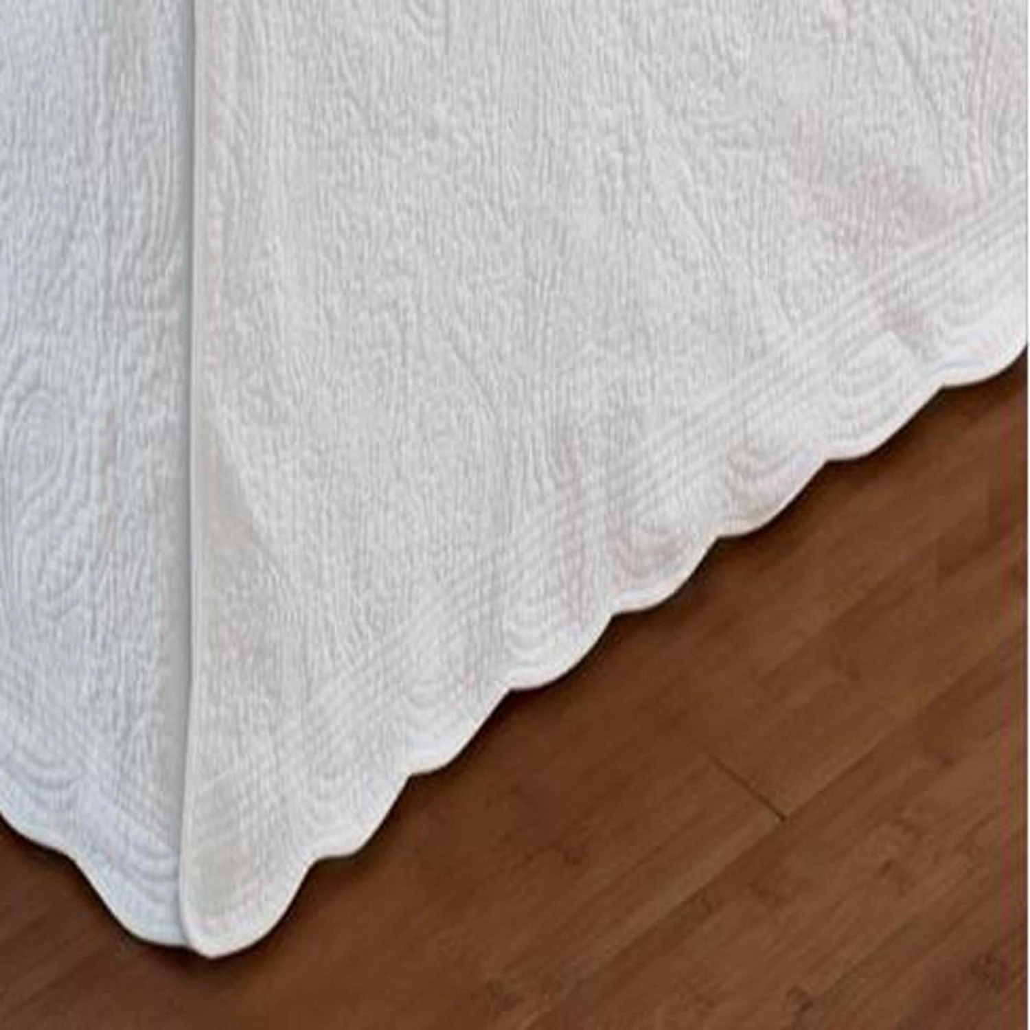 Greenland Home Fashion Paisley Quilted Bed Skirt 18" - Twin 39x75", White