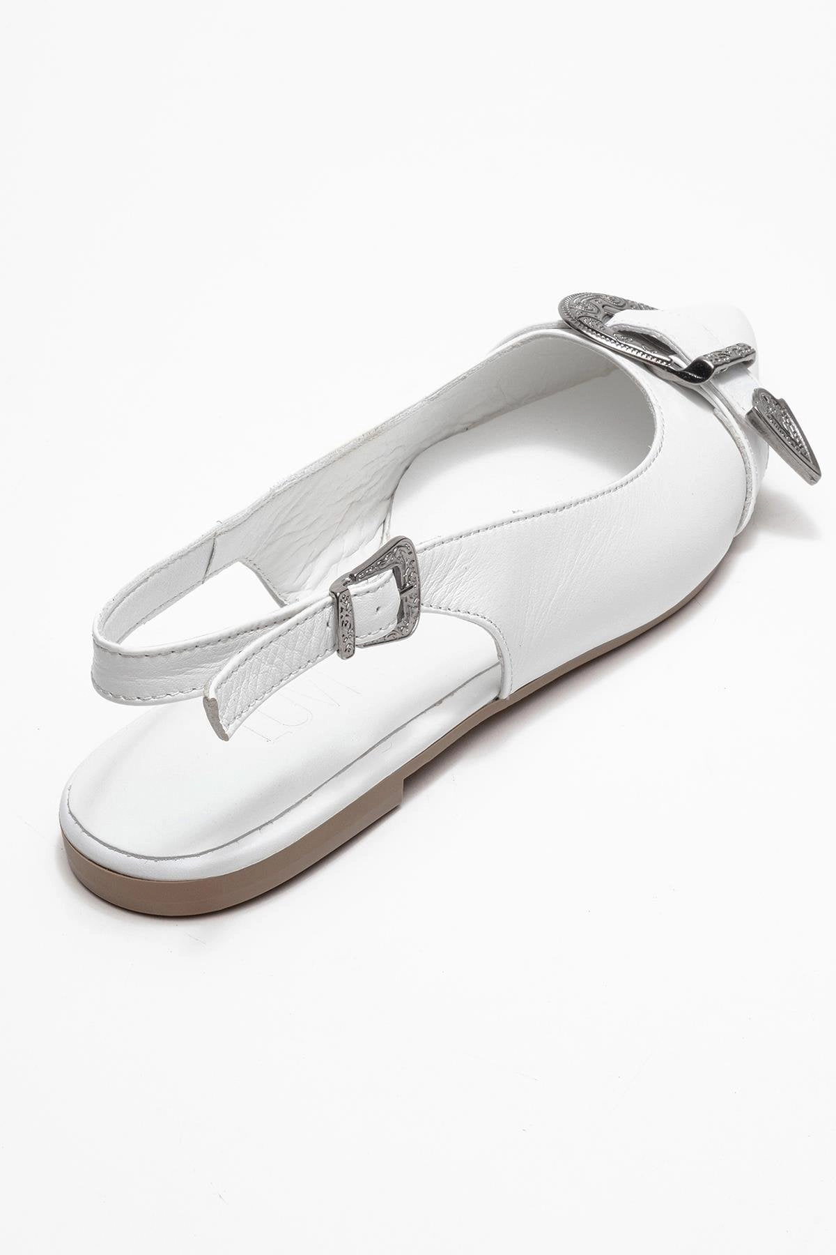 Forever & Always Womens Cordelia Leather Pointed Toe Buckle Sandals