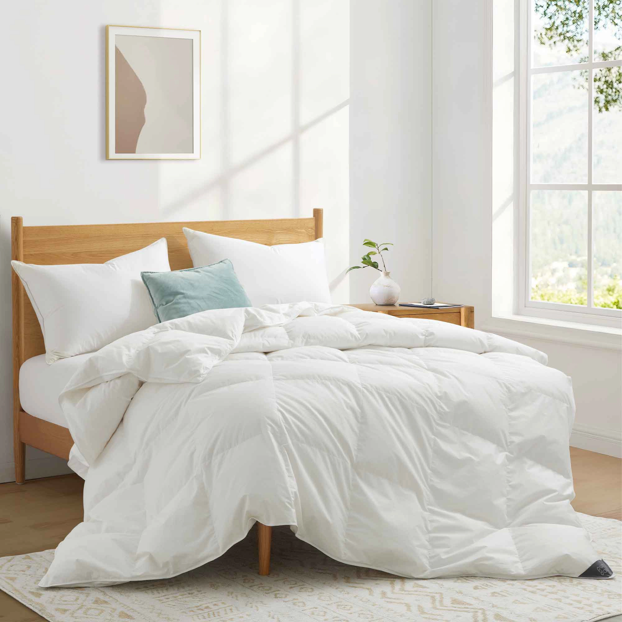 Puredown Selected Lightweight Down Comforter with 100% Organic Cotton Shell