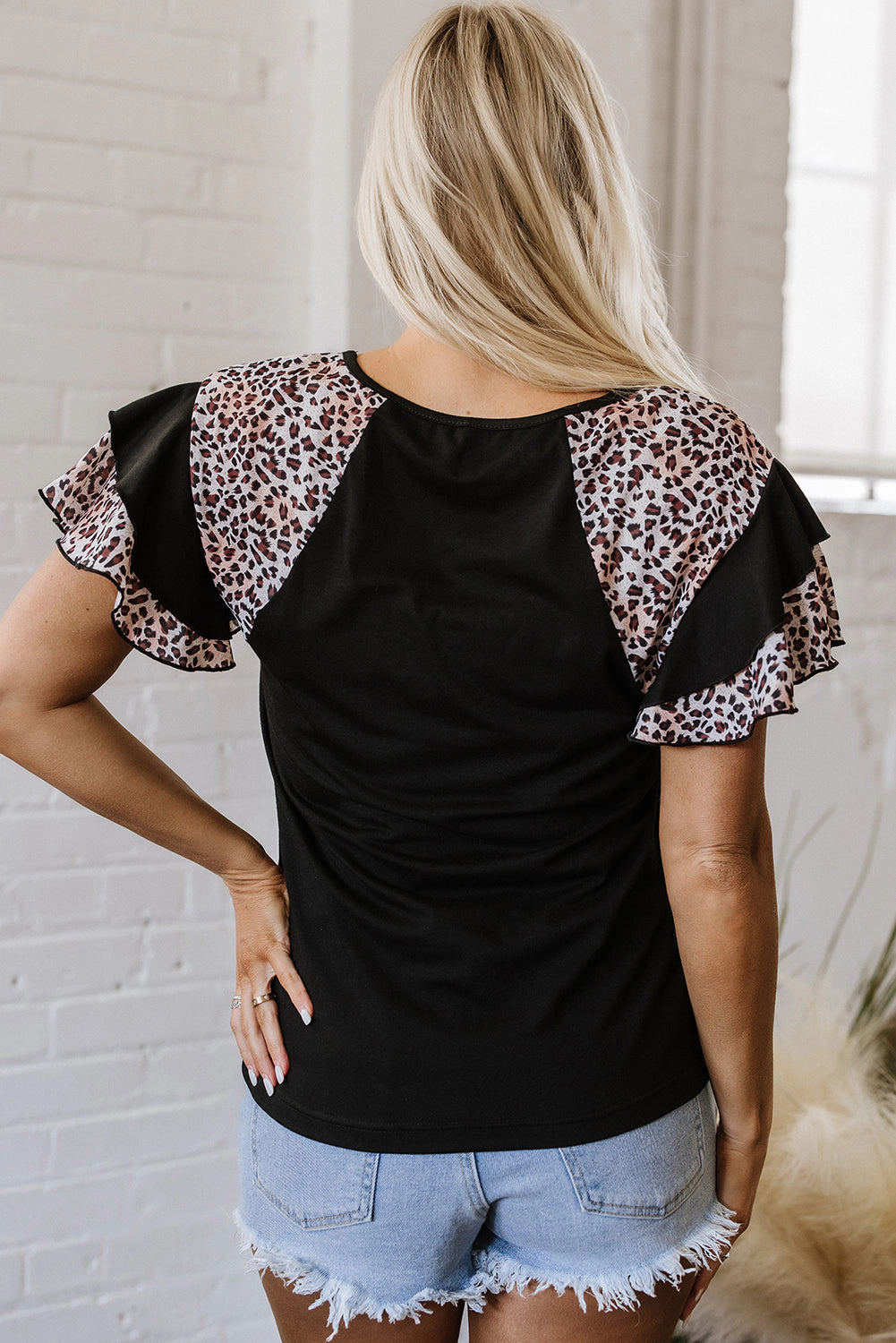 Threaded Pear Women's Emryn Leopard Ruffled Sleeve V Neck Top