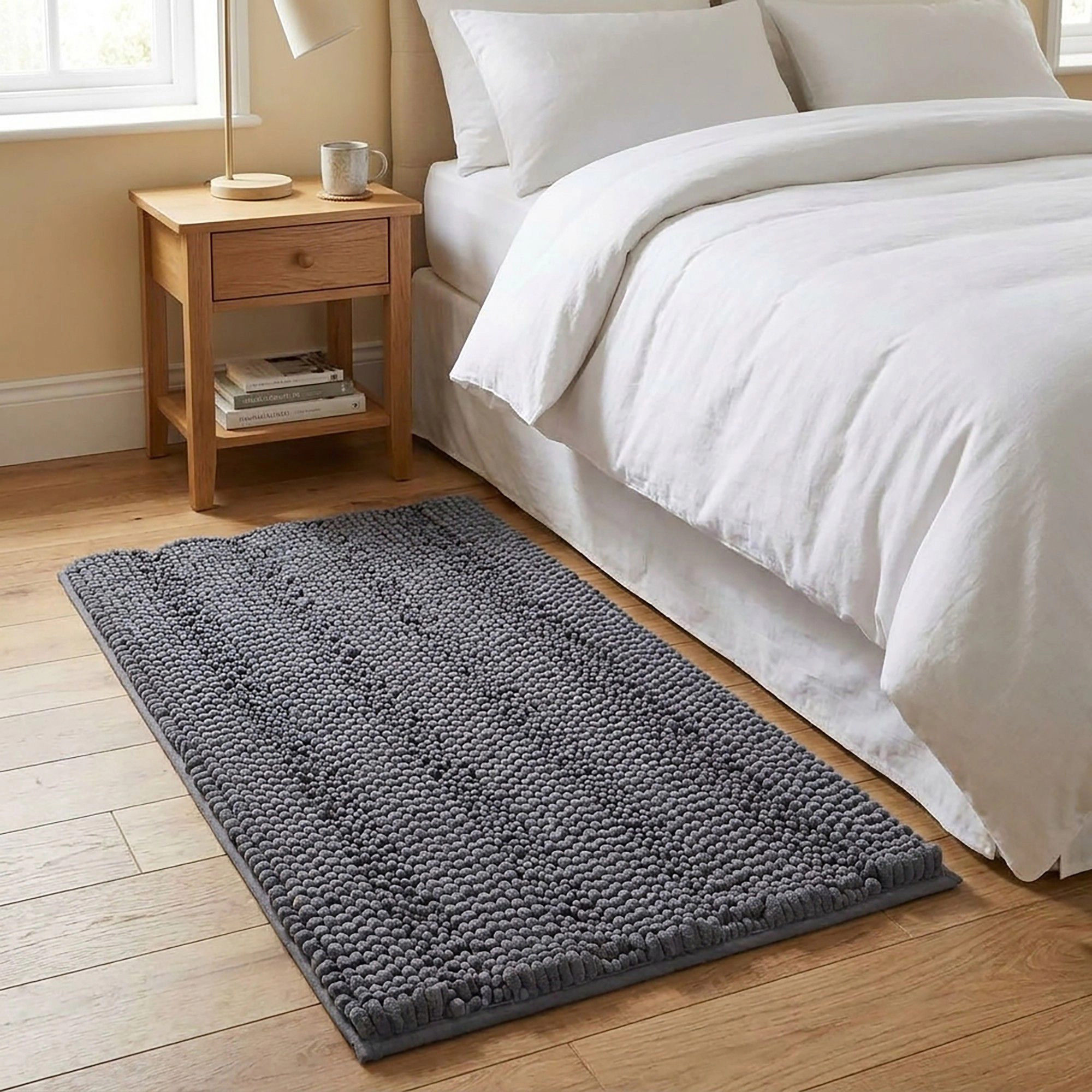 Alilang Unisex Chenille Bath Mat with Plush Noodle Texture and Non Slip Backing