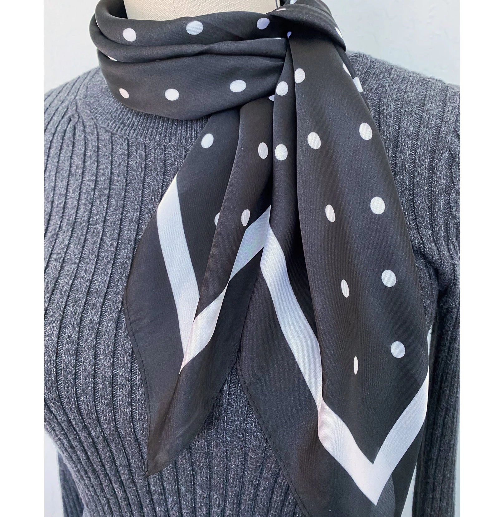 Wrapables Women's Satin Square Scarf Neckerchief, 26.5 x 26.5 Inch