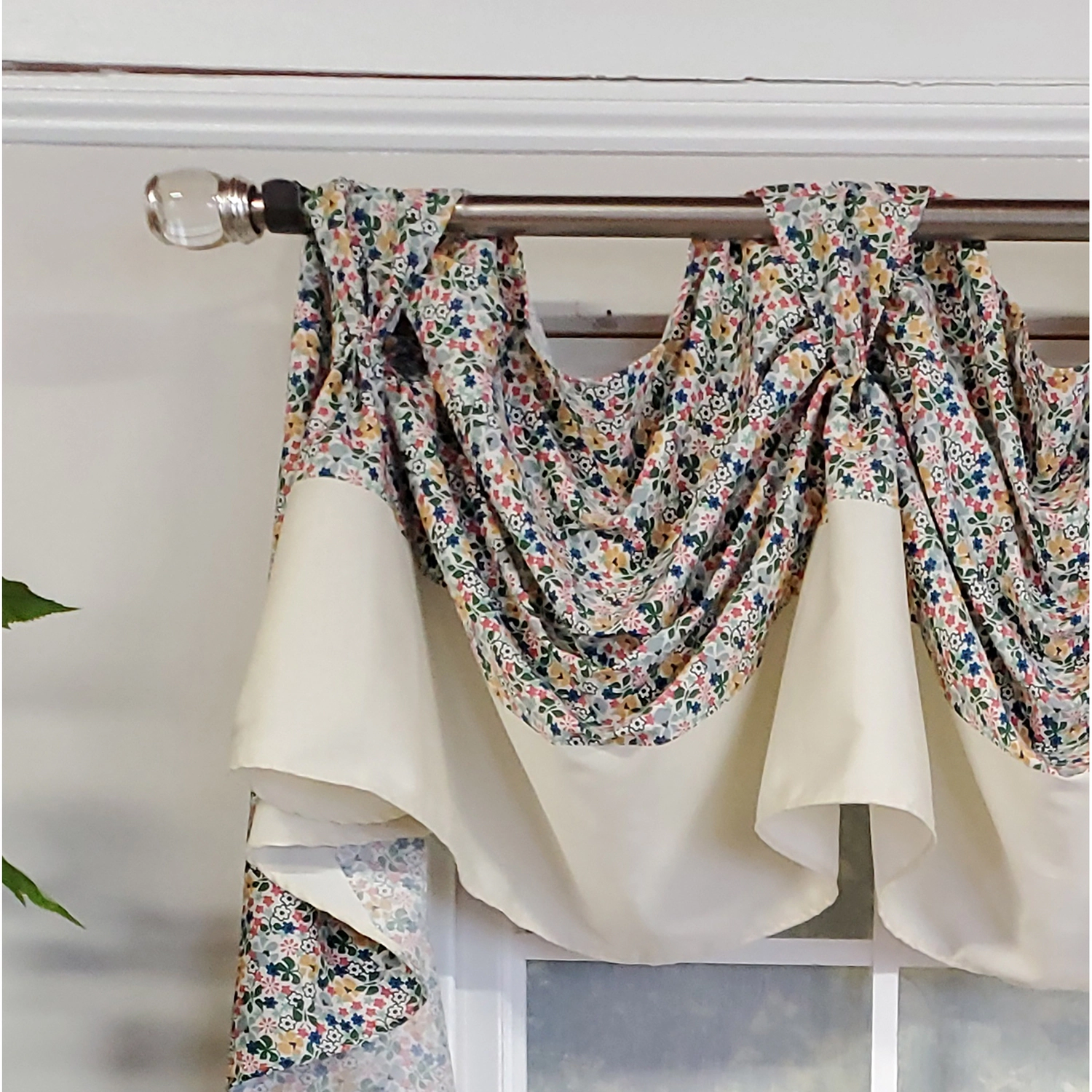 RLF Home 3" Rod Pocket High Quality Fabric Banded Petite Flower 3-S Victory Swag for Windows 54" x 15" Multi