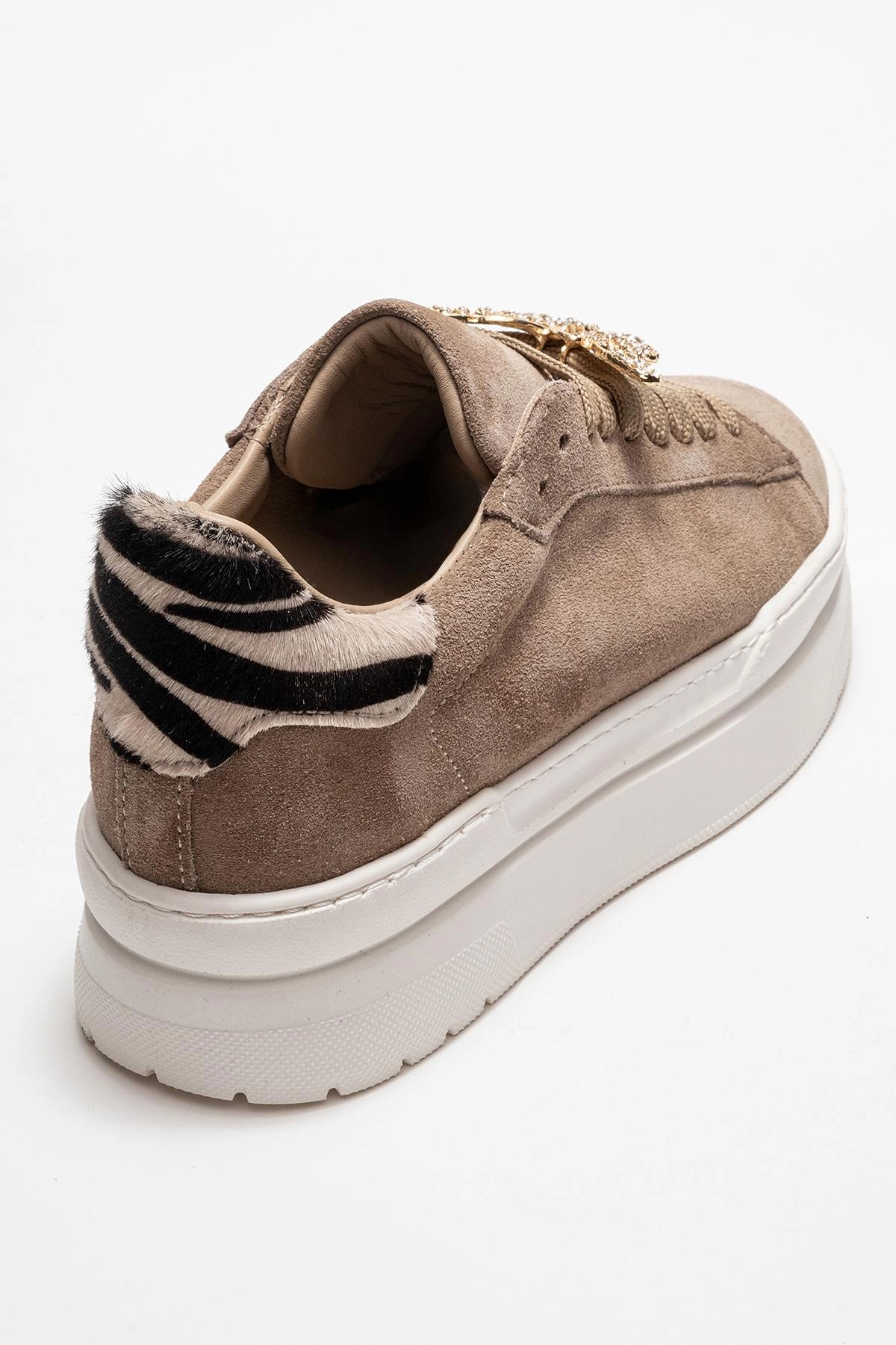 Forever & Always Womens Anda Leather Buckled Sneakers