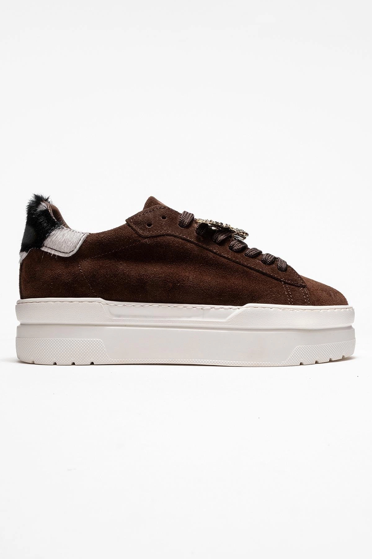 Forever & Always Womens Anda Leather Buckled Sneakers
