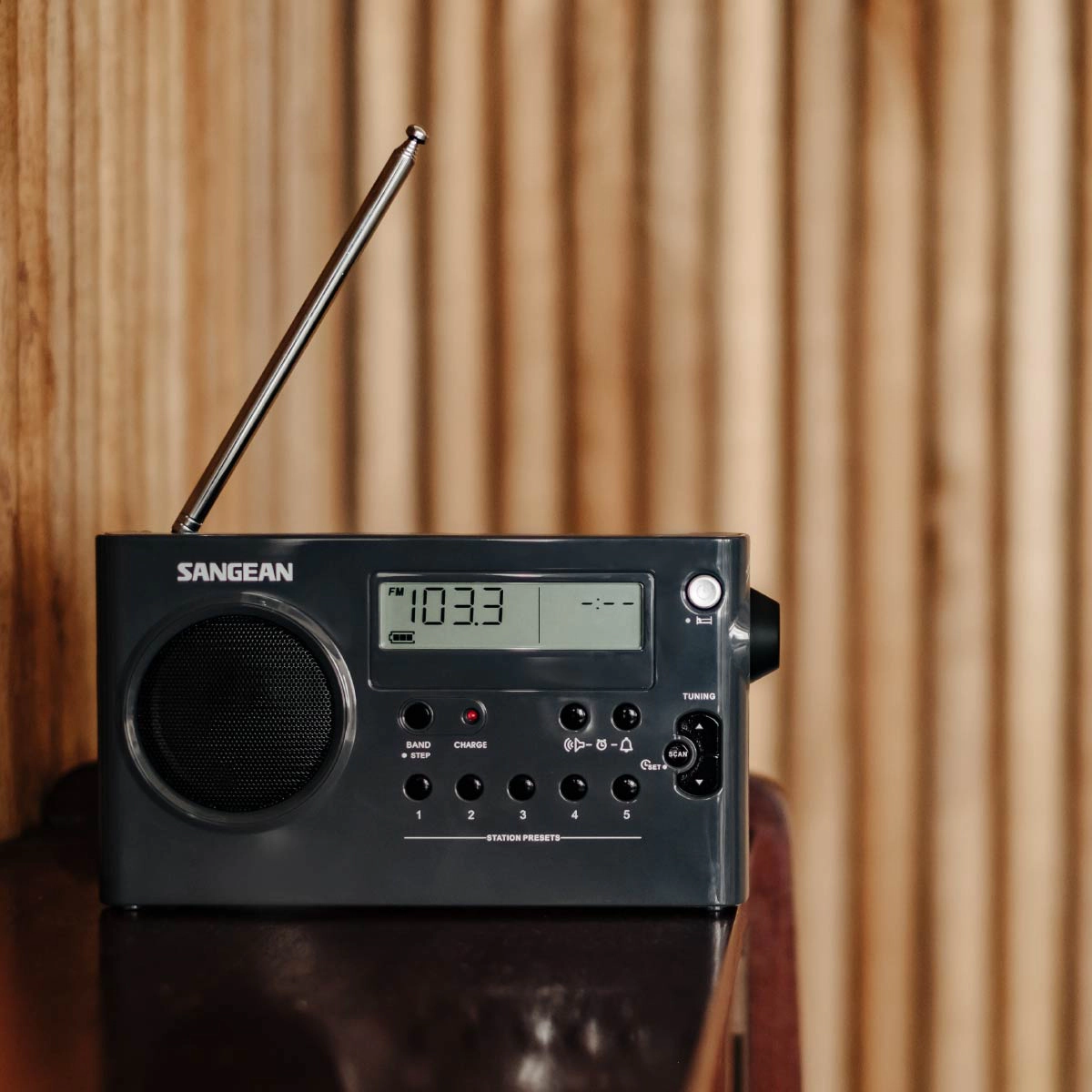 Sangean PR-D7 Portable AM/FM Radio with PLL Digital Tuning, Black