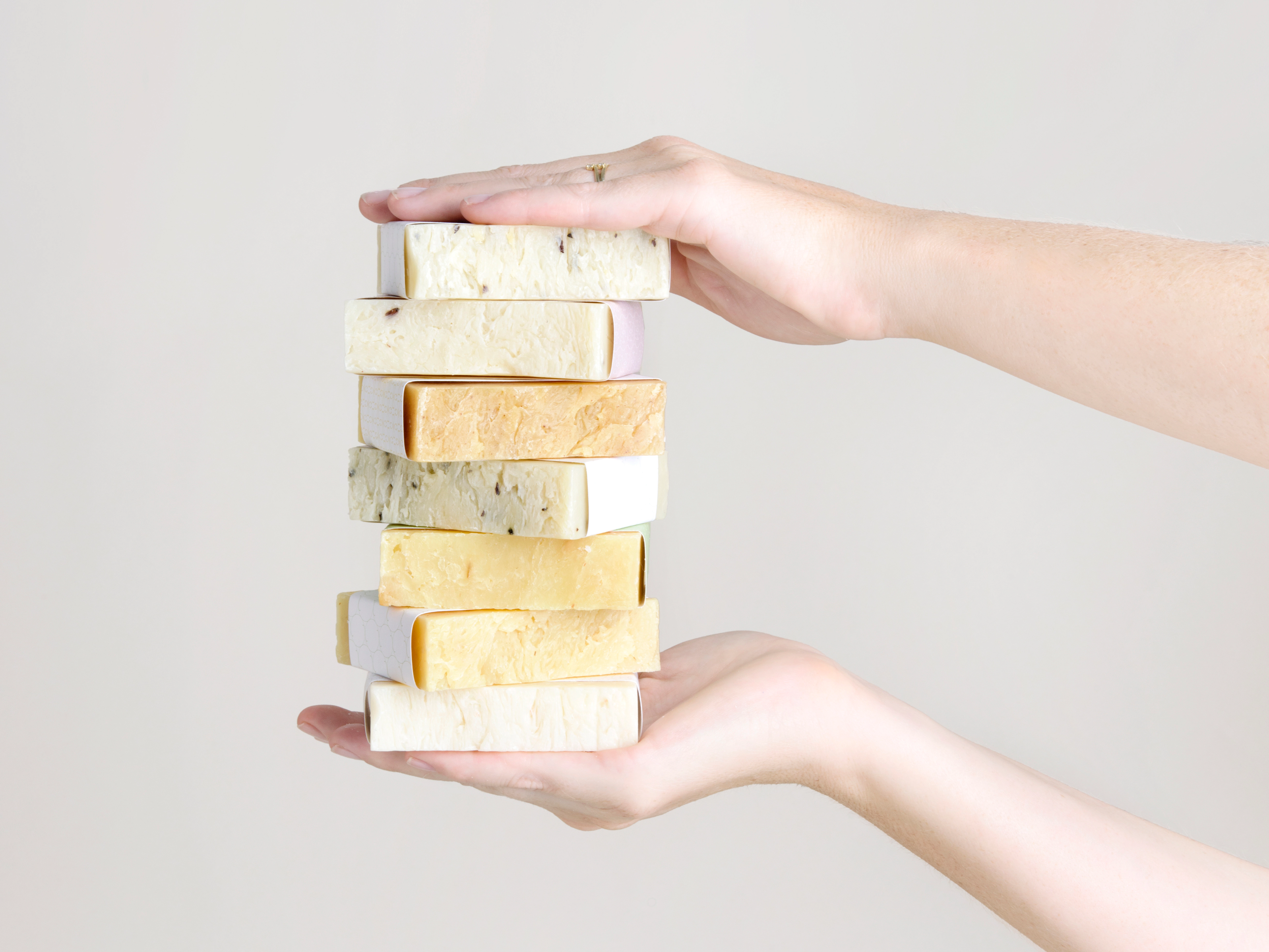 Lizush  2x Natural Cold-Process Soap Bars with Essential Oils - Lavender