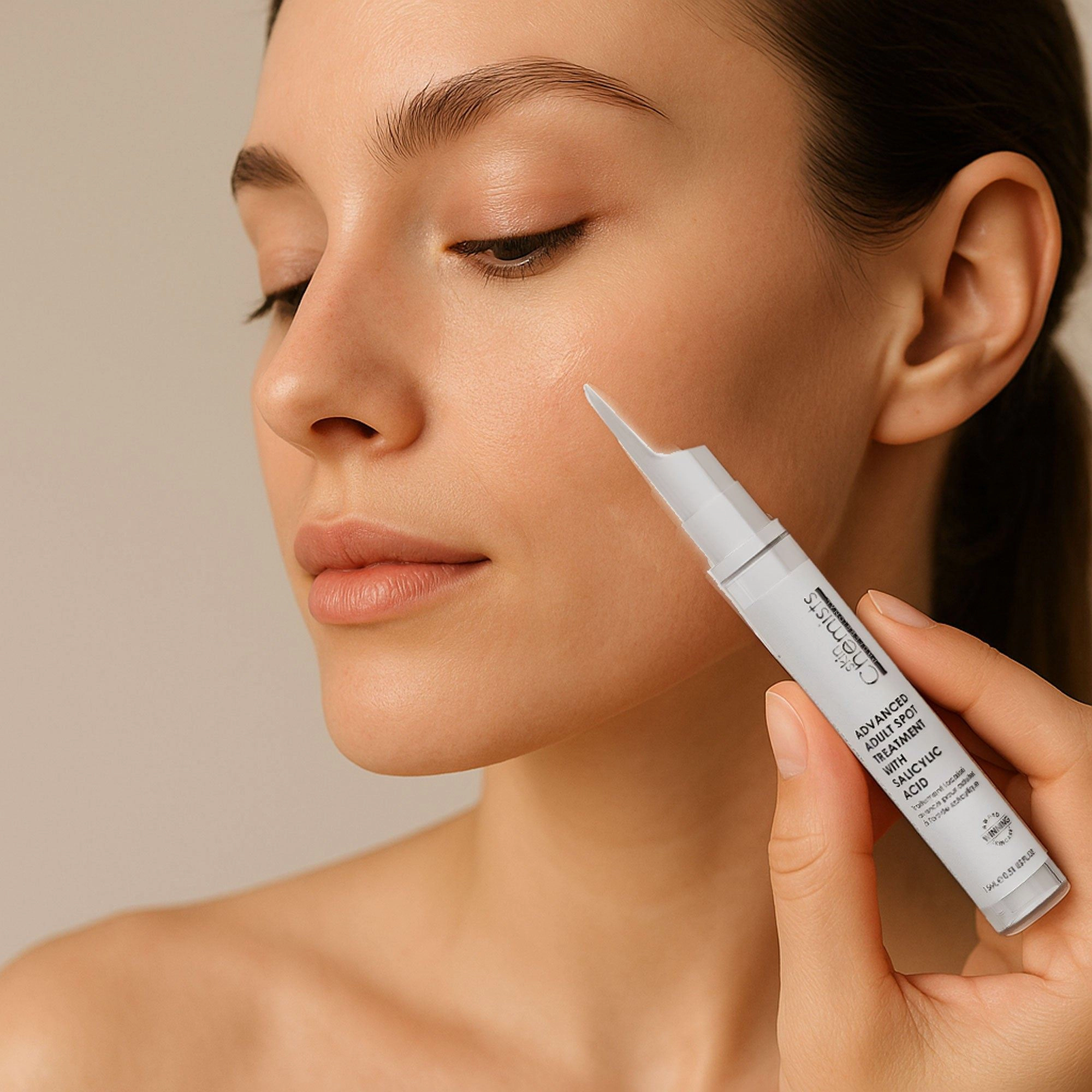 skinChemists Advanced Adult Spot Treatment with Salicylic Acid and Niacinamide, 15ml