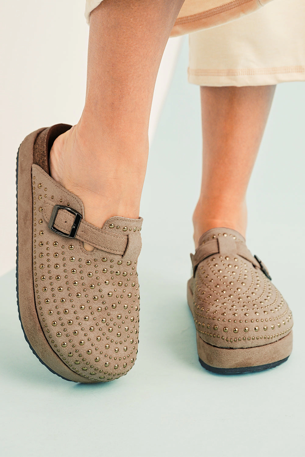 Threaded Pear Women's Charli Closed toe Platform Slippers