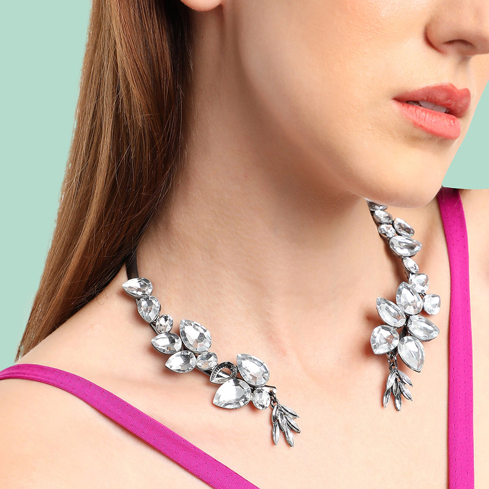 SOHI Women's Rhinestone Collar Necklace
