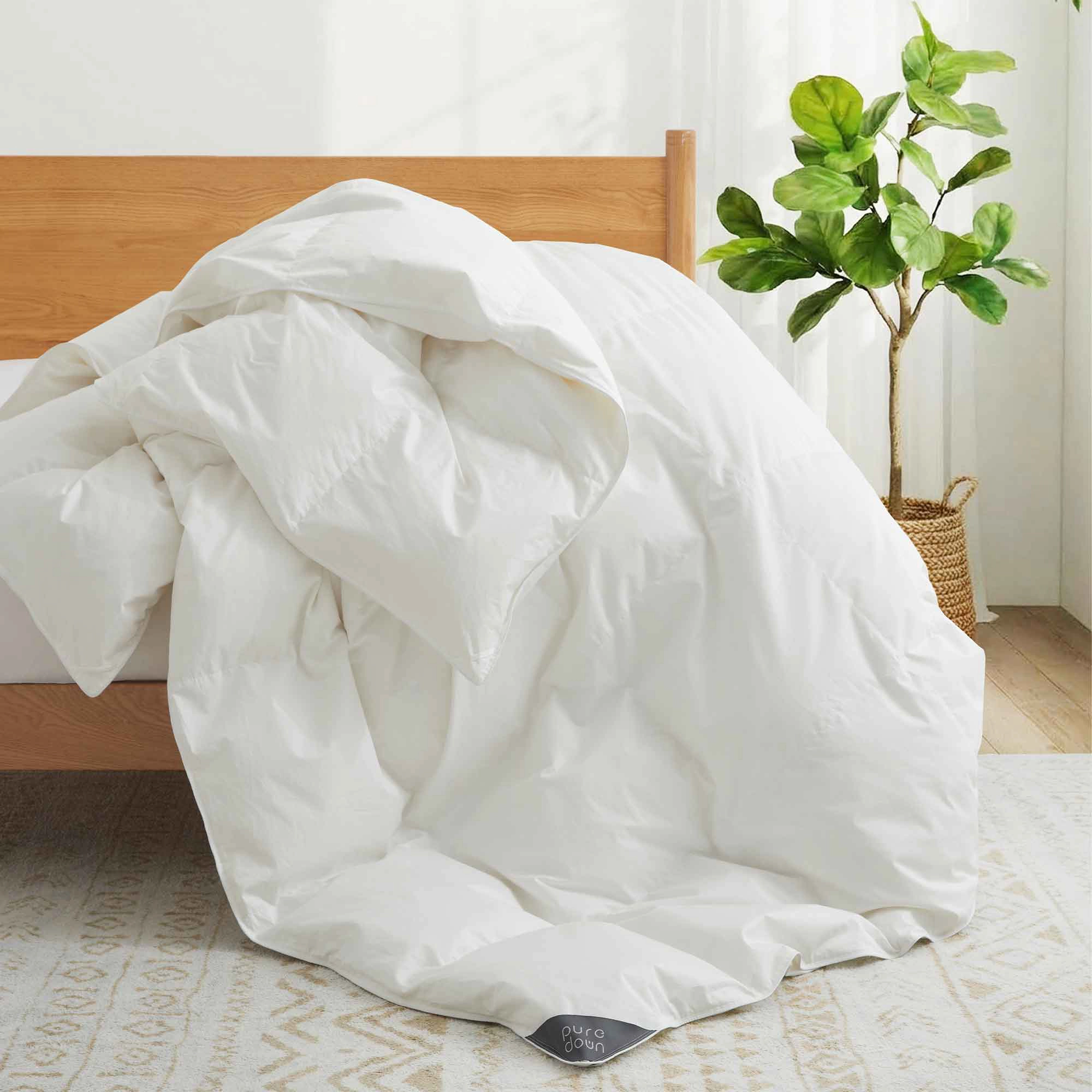 Puredown Selected Lightweight Down Comforter with 100% Organic Cotton Shell