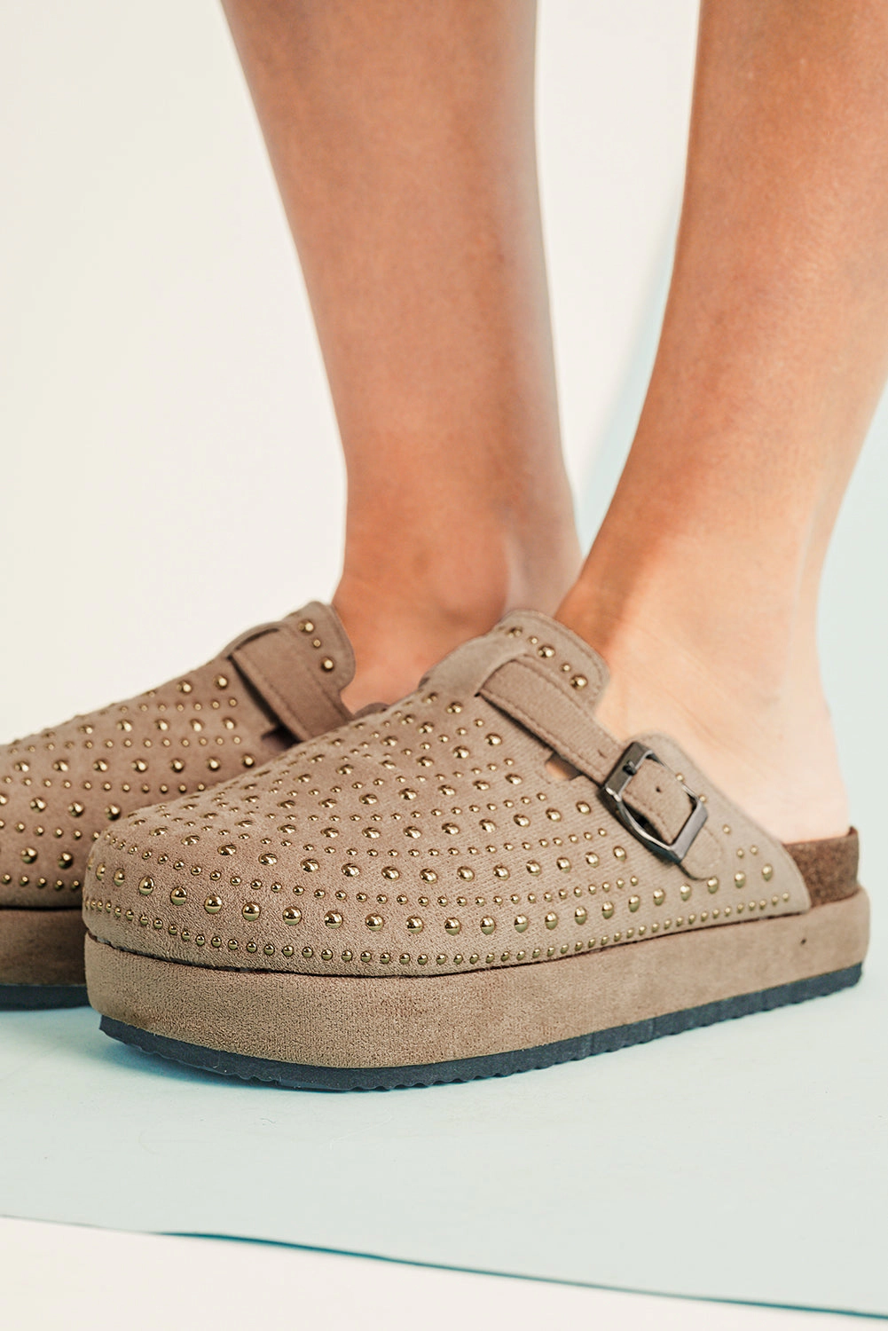 Threaded Pear Women's Charli Closed toe Platform Slippers