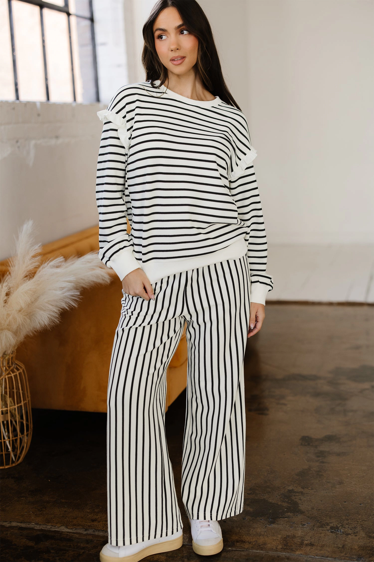 Threaded Pear Women's Stella Trim Drop Shoulder Lounge Set