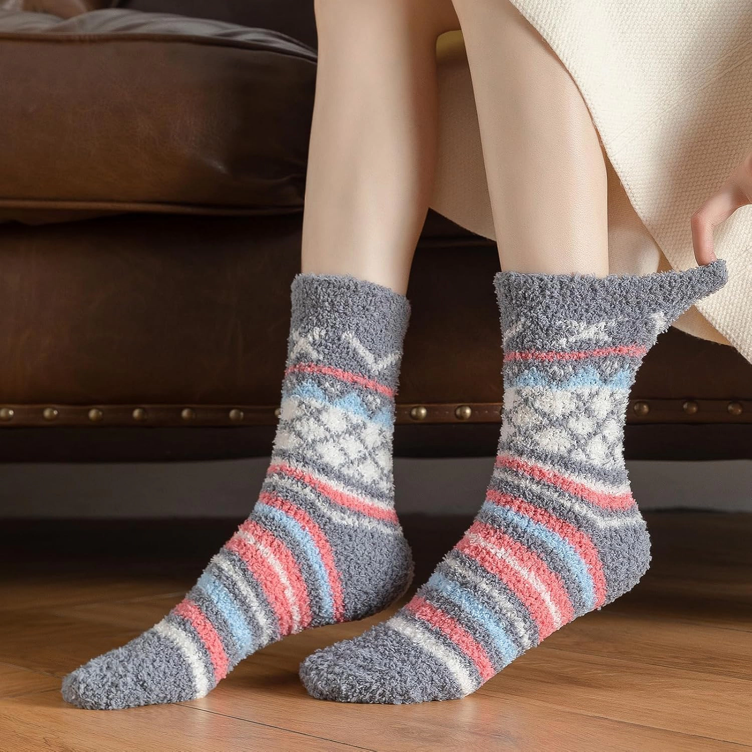 5 Pairs Women's Fuzzy Slipper Socks Soft Warm Plush Fleece Cabin Sleep Socks