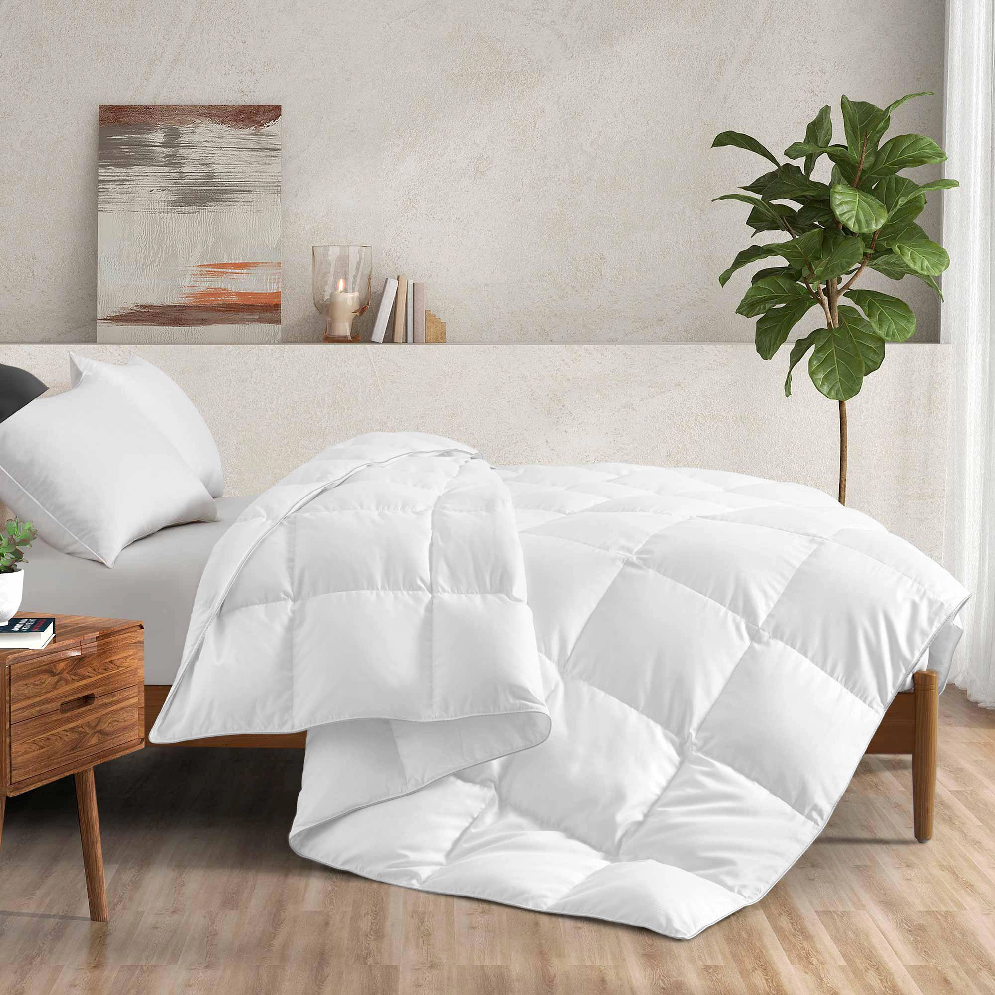 Unikome Lightweight White Goose Feather Down Fiber Comforter, Soft Noiseless Duvet Insert for Summer