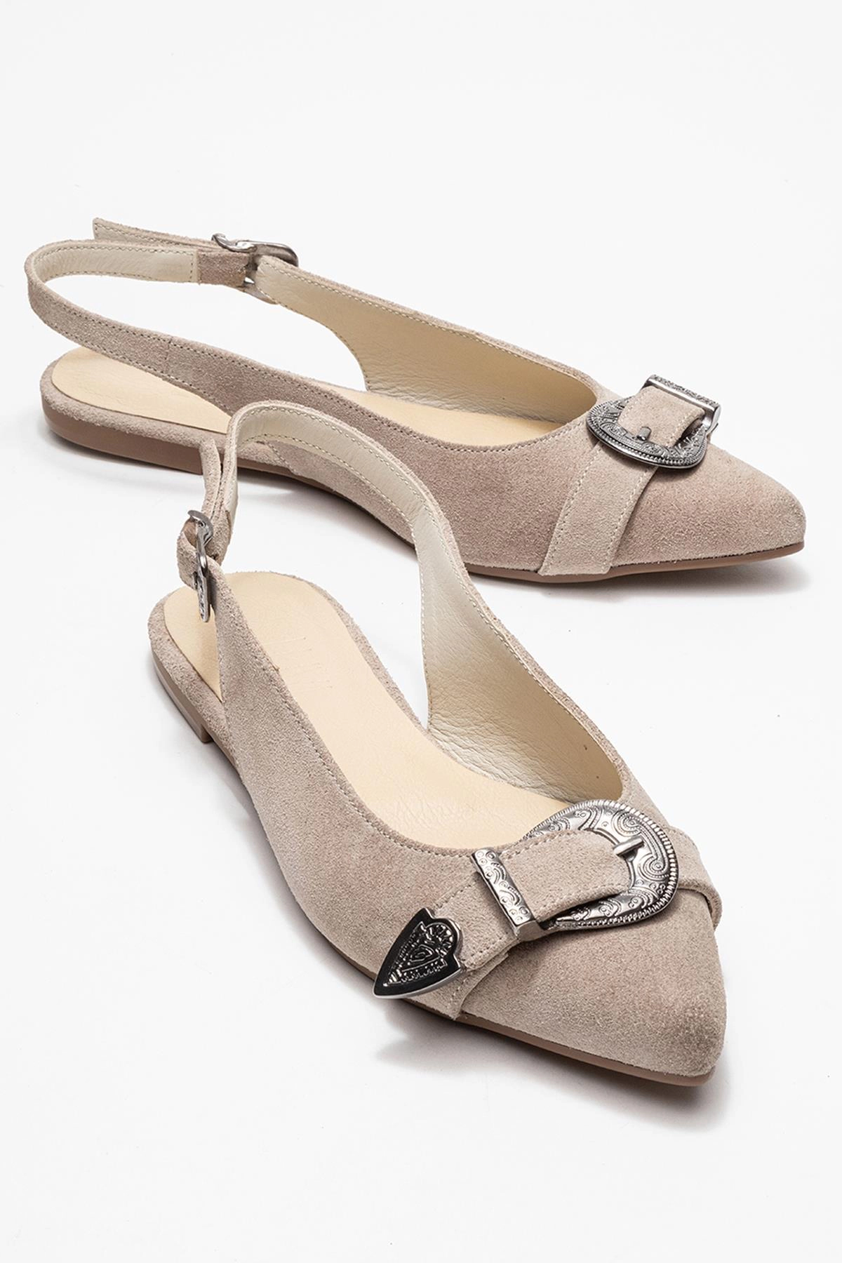 Forever & Always Womens Cordelia Leather Pointed Toe Buckle Sandals