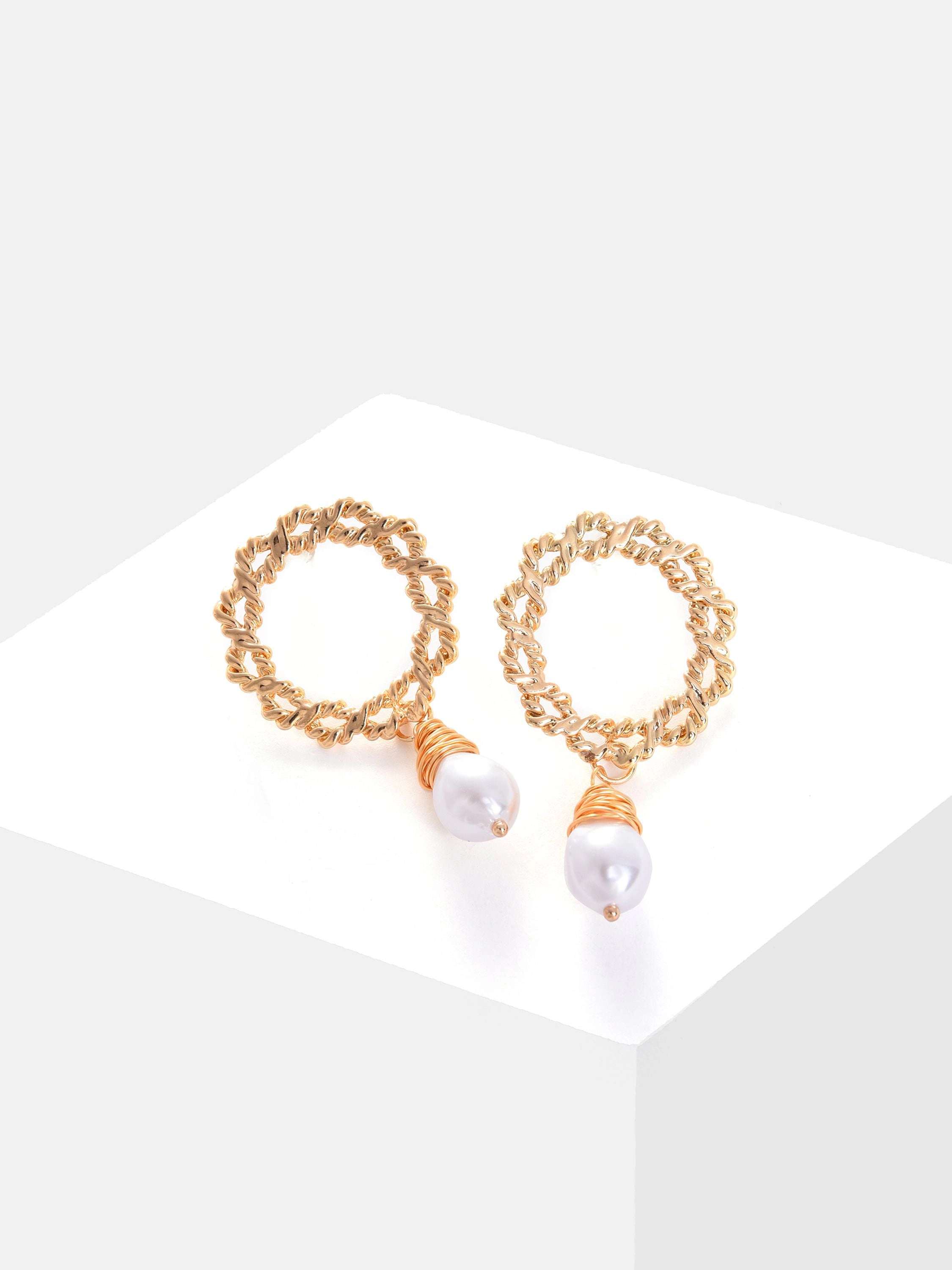 SOHI Women's Gold Plated Pearl Beaded Drop Earring