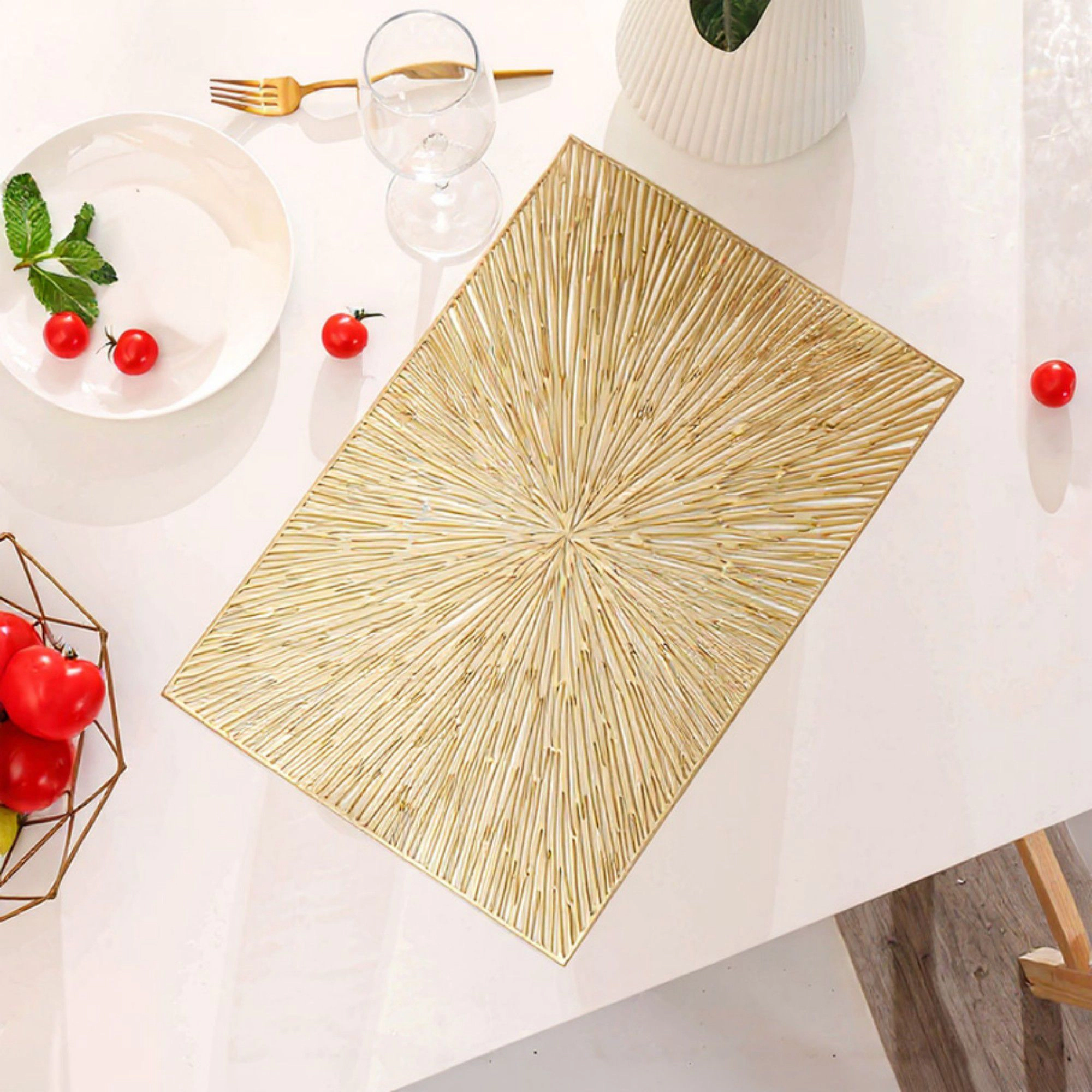 Alilang Unisex 4-Piece Rectangular Woven Rattan Placemat with Radiating Sunburst Design