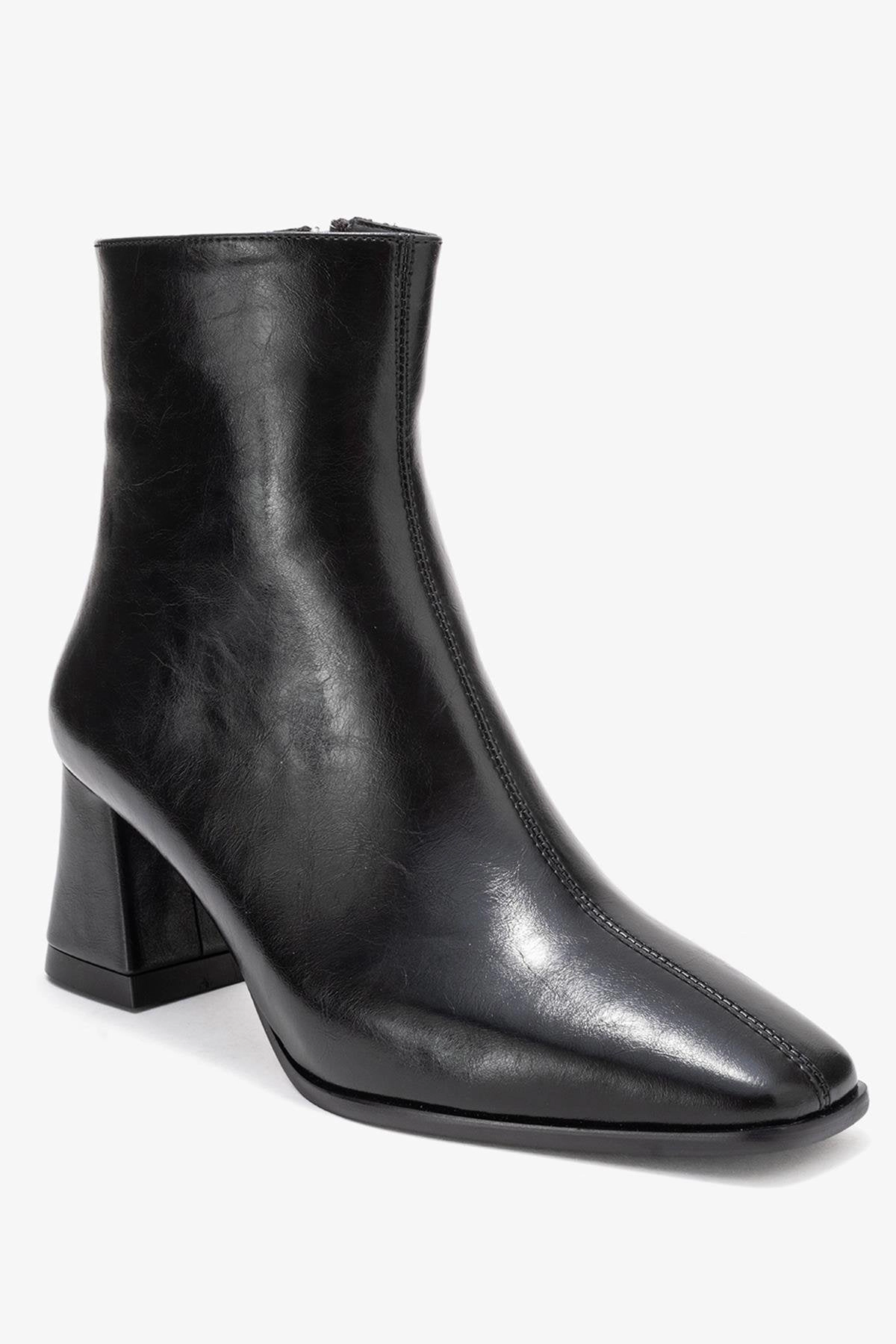 Prologue Shoes Womens Arven Block Heel Boot