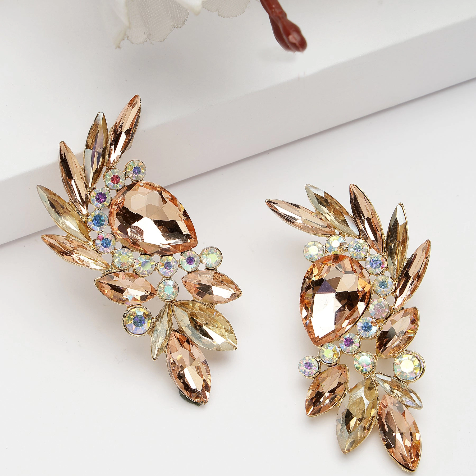 AGP PARIS Womens Diva Collection Leafy Stud Earrings