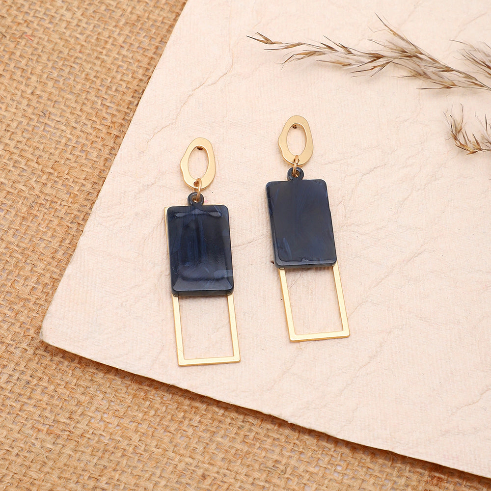 SOHI Women's Structured Drop Earrings