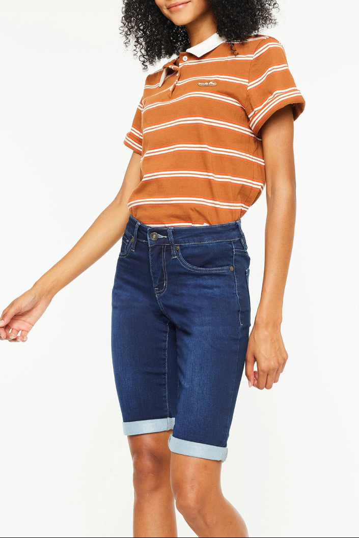 KanCan Women's Essentials Mid Rise Bermuda Shorts Blanco