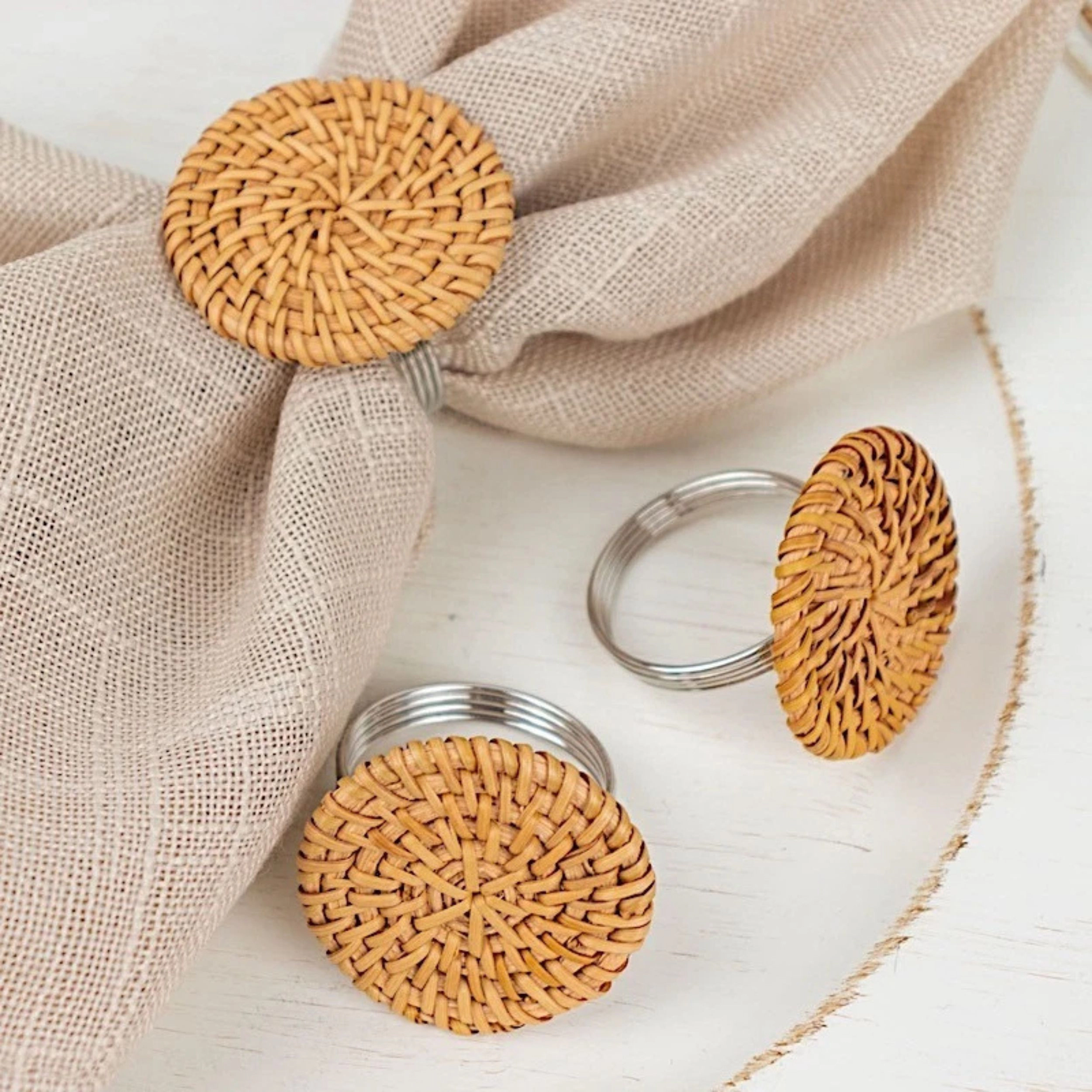 Home Collection Set of 4 Woven Jute Metal Napkin Rings