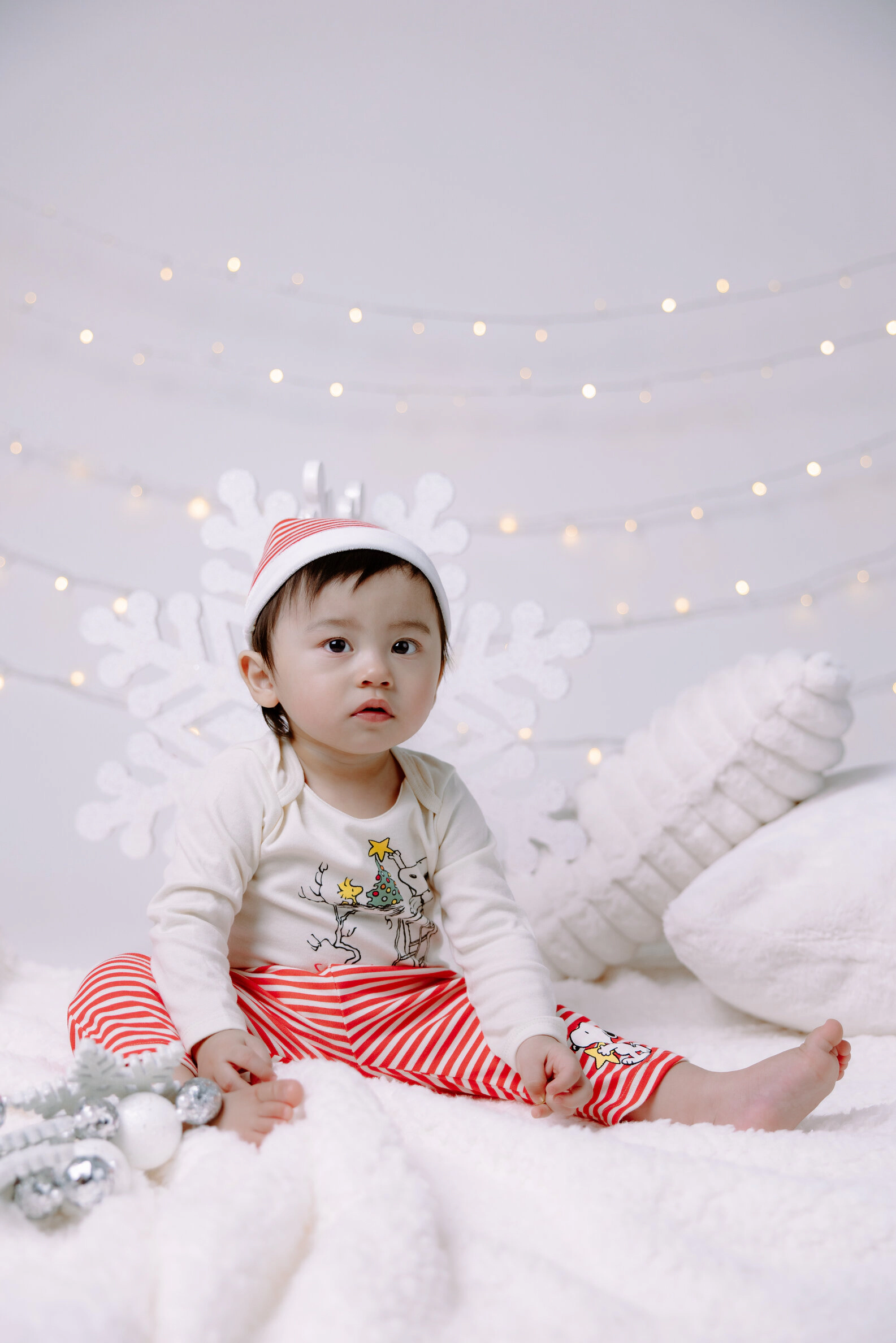 Peanuts Baby Boys' Christmas Bodysuit Pants and Hat Set