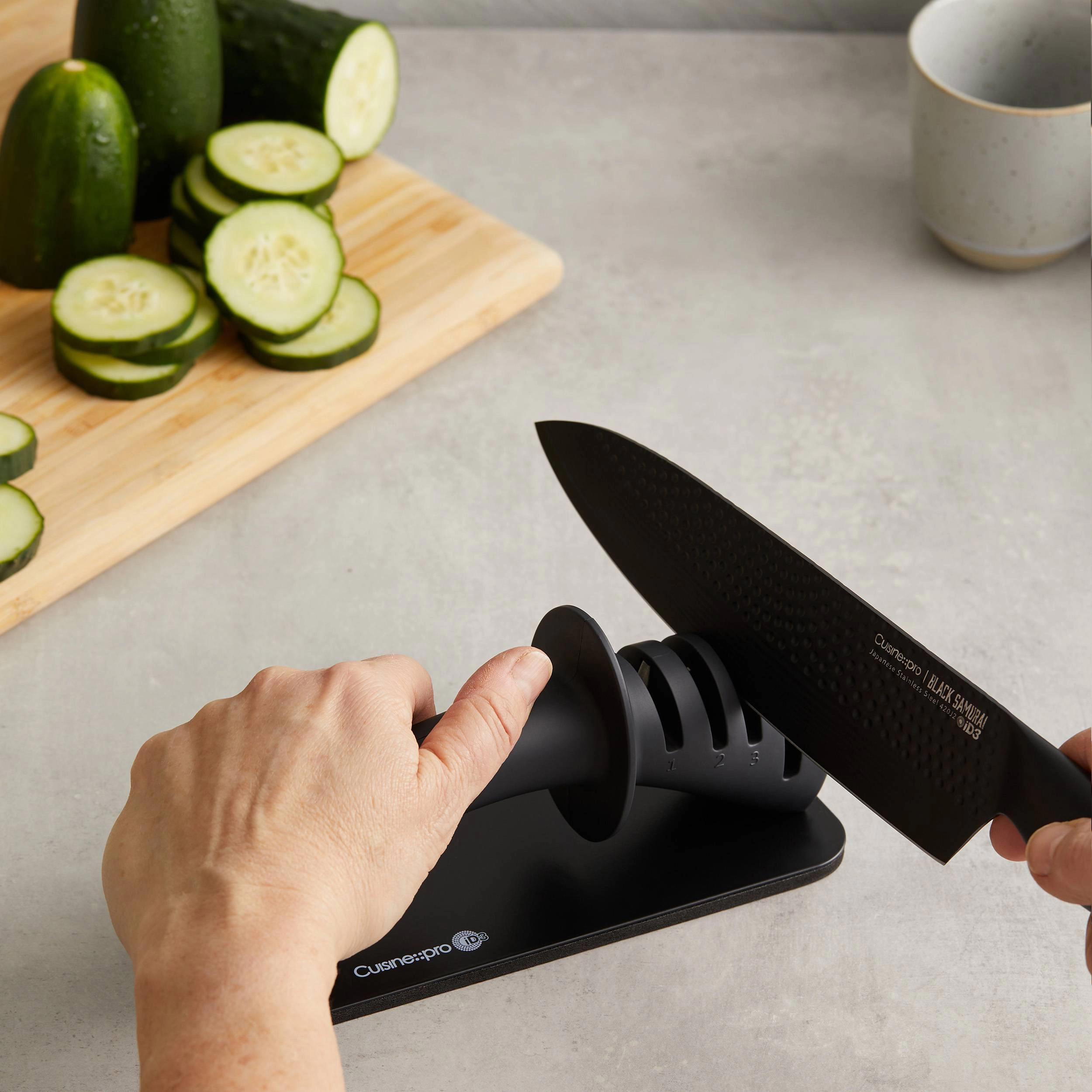 Cuisine::pro® iD3® BLACK SAMURAI Knife Sharpener
