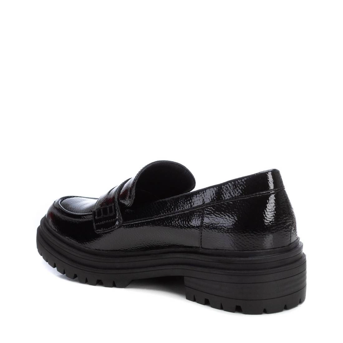 XTI Womens Patent Leather Moccasins