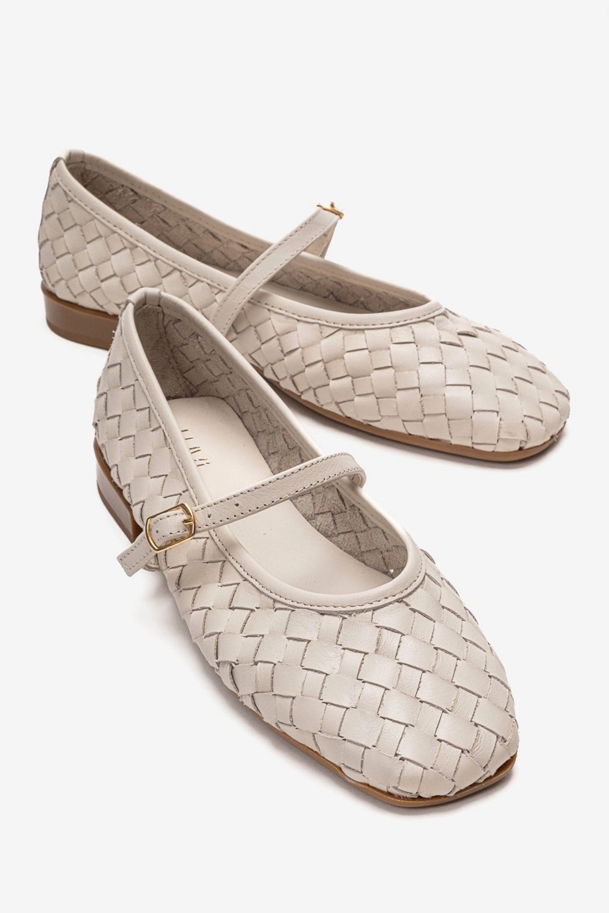 Forever & Always Womens Yevora Leather Woven Strap Ballet Flat