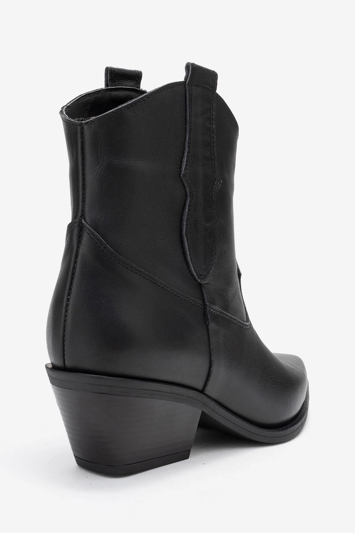 Forever & Always Womens Elia Leather Western Boots