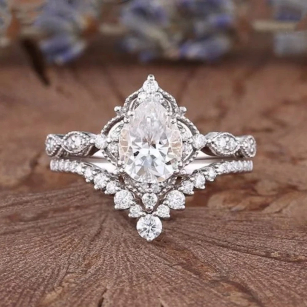 Vintage Pear Cut Cubic Zirconia Bridal Ring Set Silver‑Tone Halo Engagement Wedding Ring for Women
