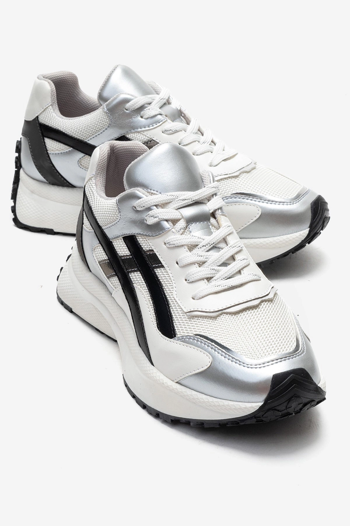 Prologue Shoes Womens Calina Sneaker