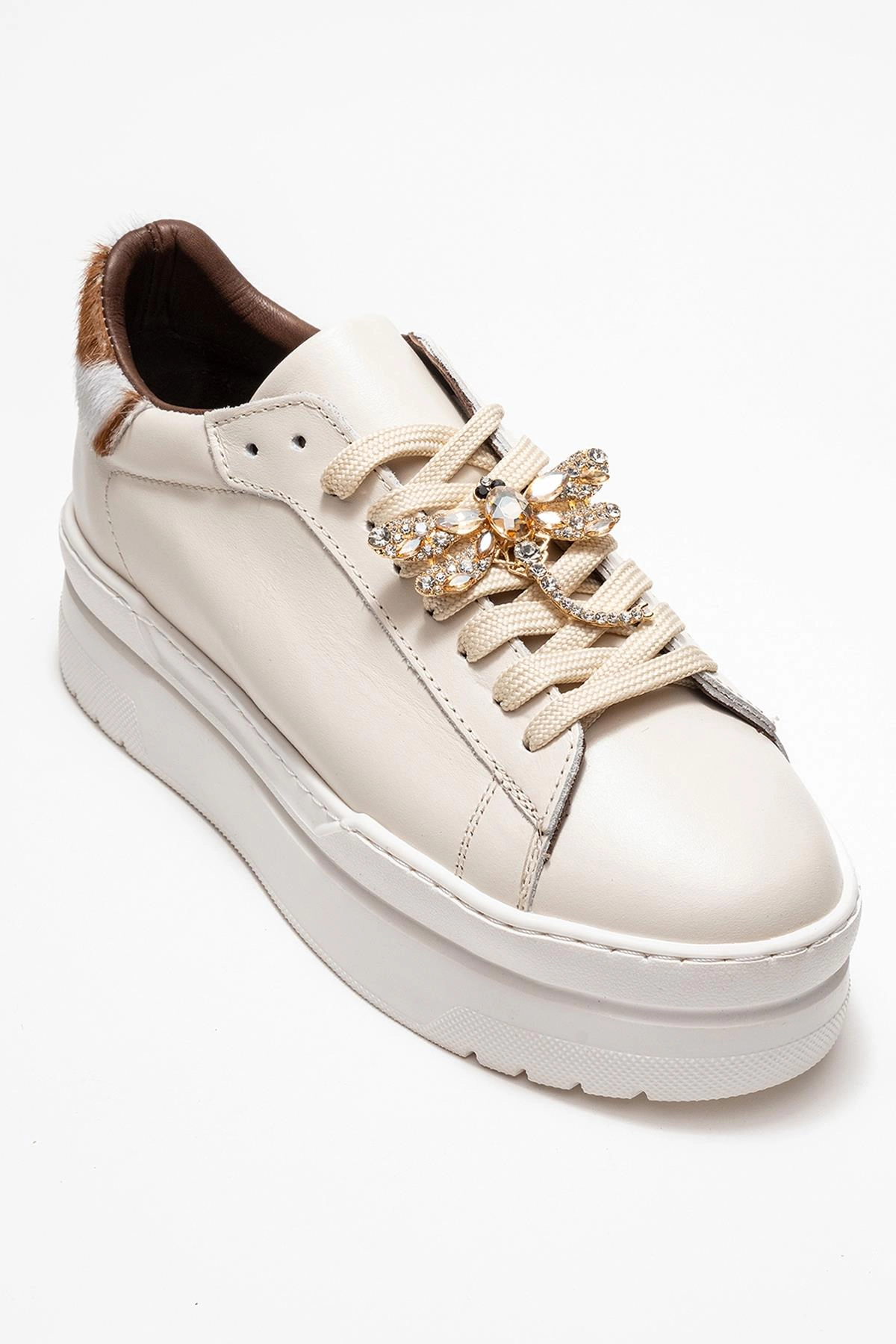 Forever & Always Womens Laren Leather Buckle Sneakers