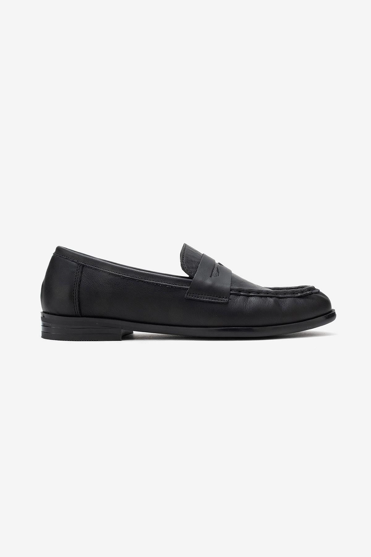 Forever & Always Womens Valia Leather Loafer