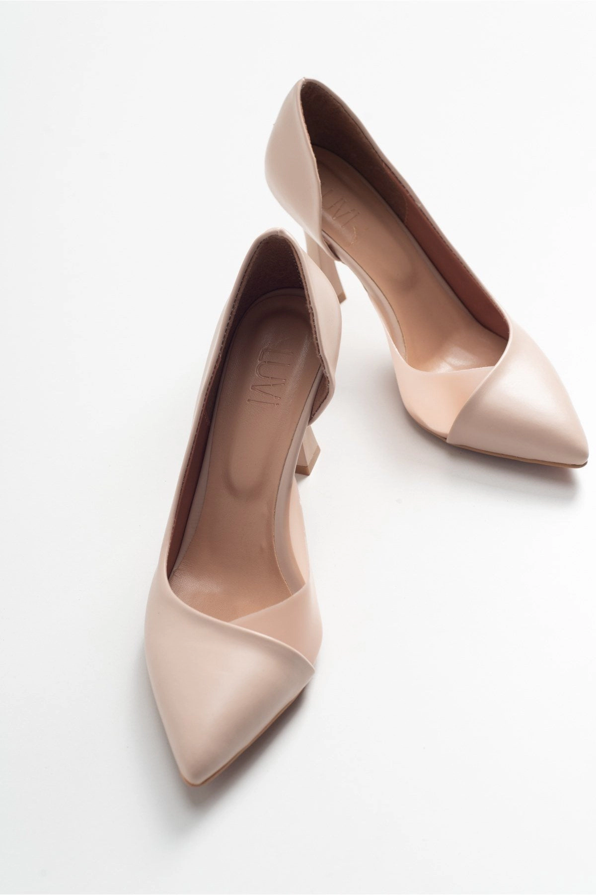 Prologue Shoes Womens Ursula Pointed Toe Pump