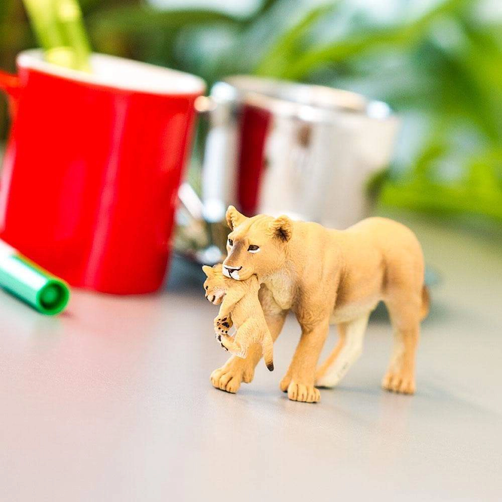 Safari Ltd. - Lioness With Cub Kids Toy Figure