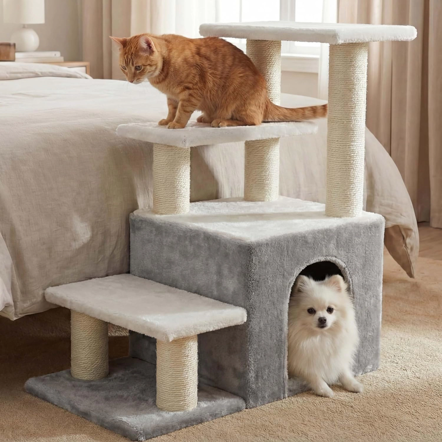 Heybly comes with a fully wrapped sisal cat tree.