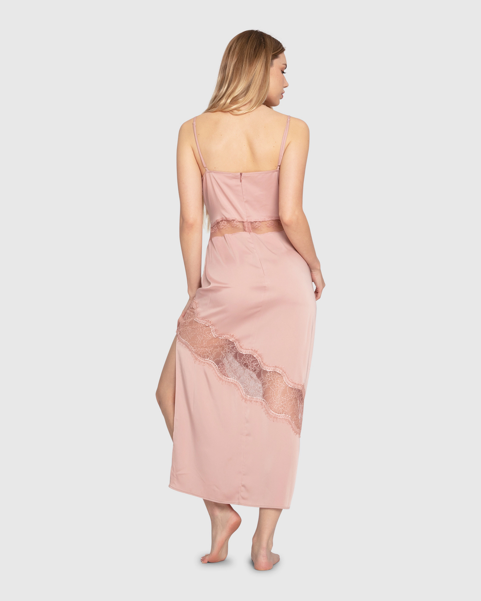 Belle & Bloom Womens Heavenly Bodies Lace Slip Dress