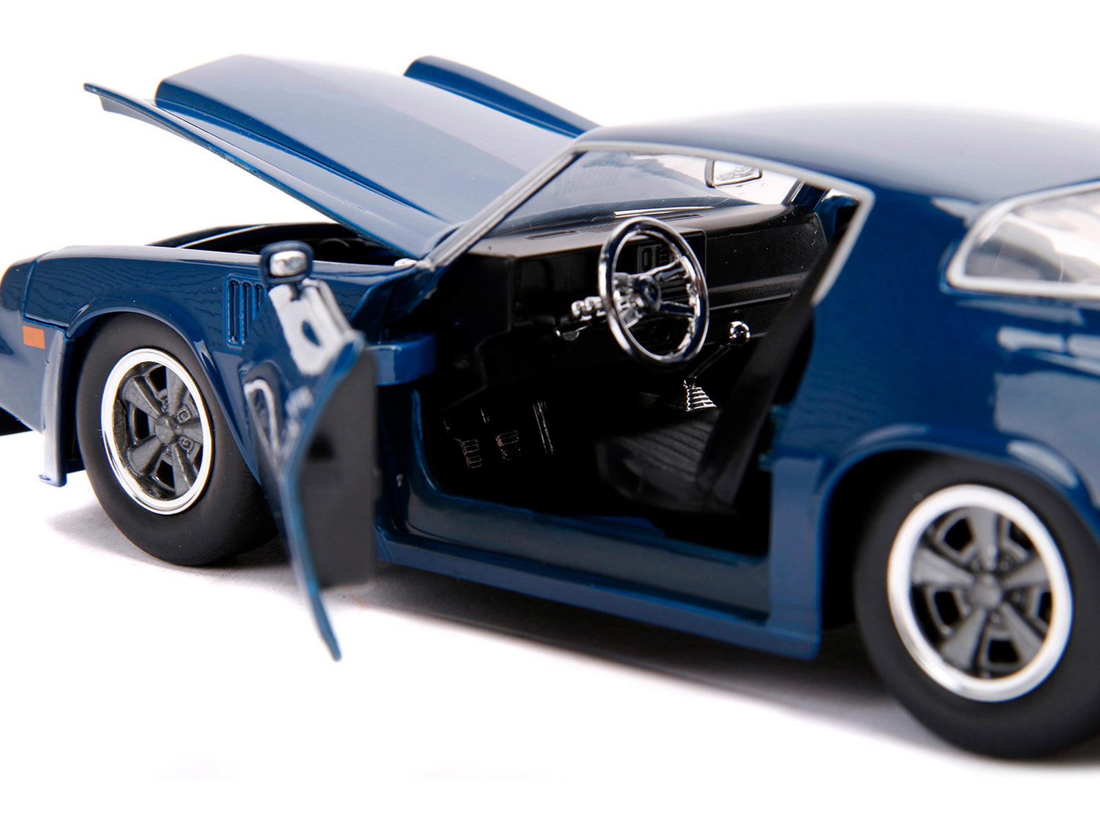 Jada Billy's Chevrolet Camaro Z28 Dark Blue with Collectible Coin "Stranger Things" (2016) TV Series 1/24