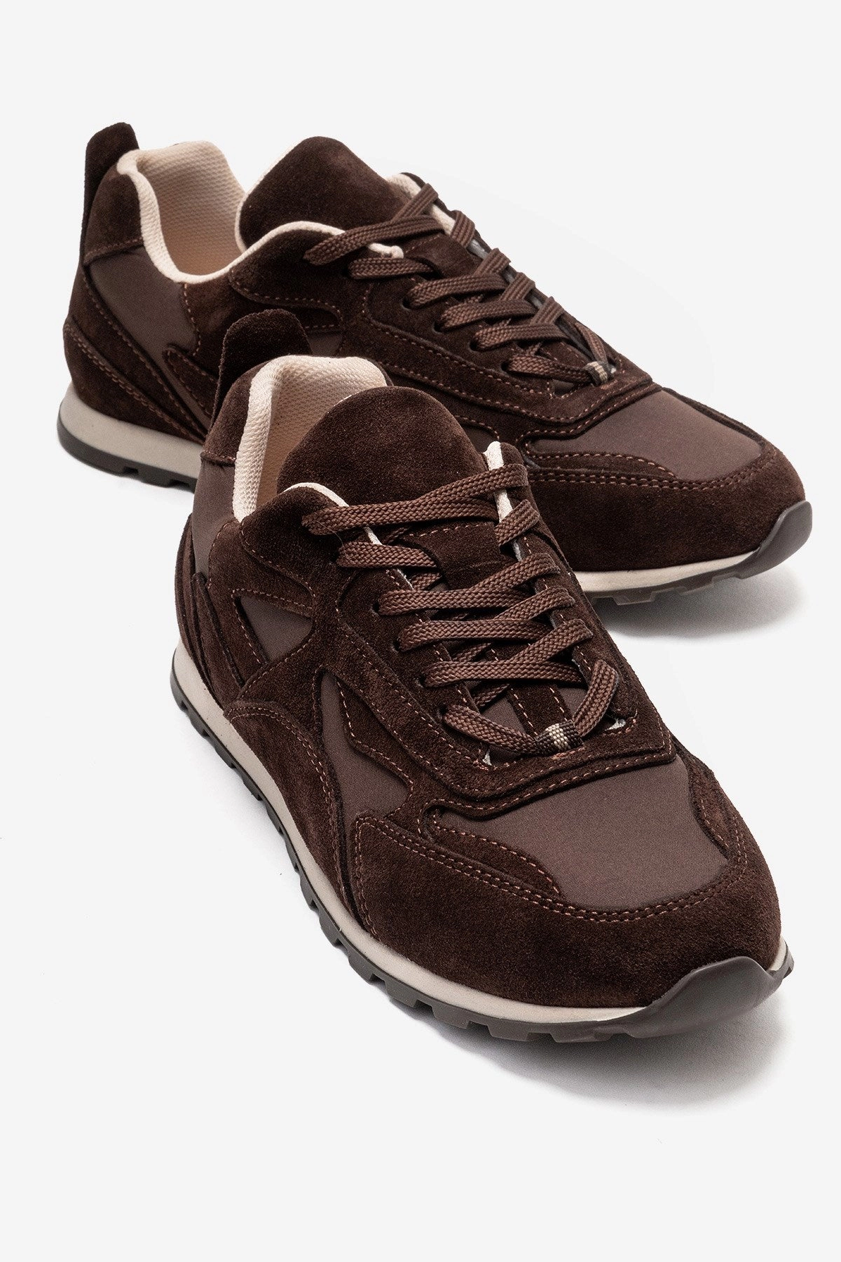 Forever & Always Womens Sahra Leather Sneaker
