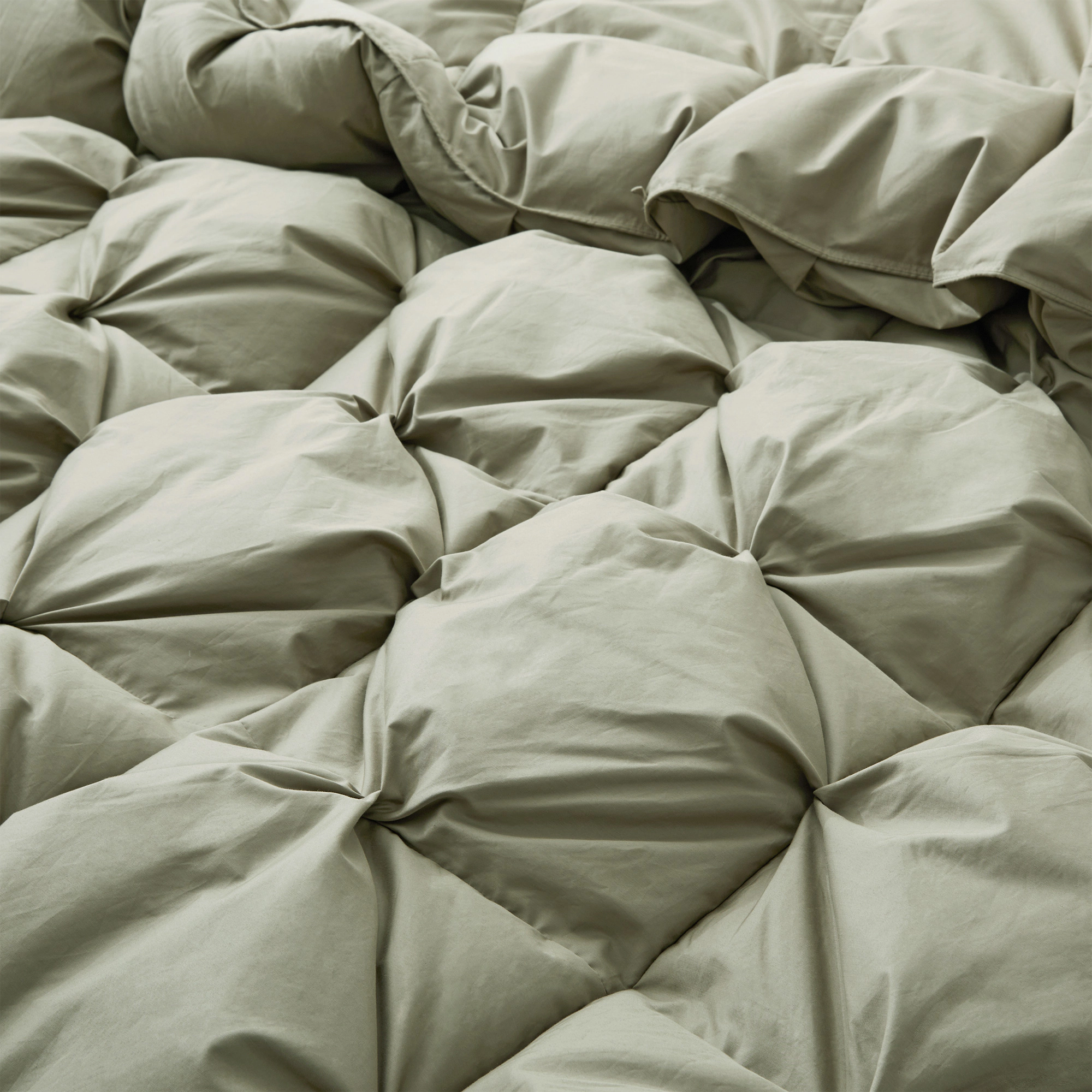Unikome Luxury Velvet-Feel Cotton Blend Down Fiber Comforter, All Season Pinch Pleat Duvet Insert